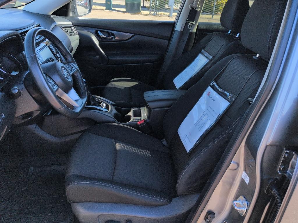 2018 GRAY Nissan Rogue SV AWD (KNMAT2MV0JP) with an 4 Cyl, 2.5L engine, Automatic transmission, located at 10890 W. Colfax Ave., Lakewood, CO, 80215, (303) 274-7692, 39.739914, -105.120132 - Photo#9