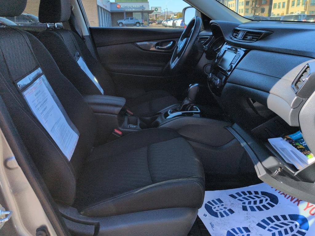 2018 GRAY Nissan Rogue SV AWD (KNMAT2MV0JP) with an 4 Cyl, 2.5L engine, Automatic transmission, located at 10890 W. Colfax Ave., Lakewood, CO, 80215, (303) 274-7692, 39.739914, -105.120132 - Photo#17