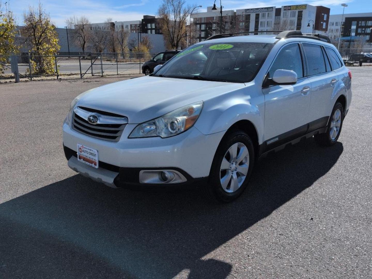 2011 WHITE Subaru Outback 2.5i Limited (4S4BRCLC5B3) with an 4 Cyl, 2.5L engine, Automatic transmission, located at 10890 W. Colfax Ave., Lakewood, CO, 80215, (303) 274-7692, 39.739914, -105.120132 - Photo#0