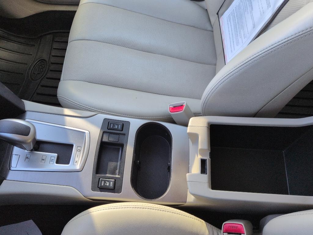 2011 WHITE Subaru Outback 2.5i Limited (4S4BRCLC5B3) with an 4 Cyl, 2.5L engine, Automatic transmission, located at 10890 W. Colfax Ave., Lakewood, CO, 80215, (303) 274-7692, 39.739914, -105.120132 - Photo#13