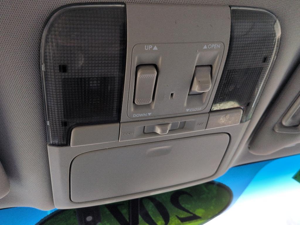 2011 WHITE Subaru Outback 2.5i Limited (4S4BRCLC5B3) with an 4 Cyl, 2.5L engine, Automatic transmission, located at 10890 W. Colfax Ave., Lakewood, CO, 80215, (303) 274-7692, 39.739914, -105.120132 - Photo#14