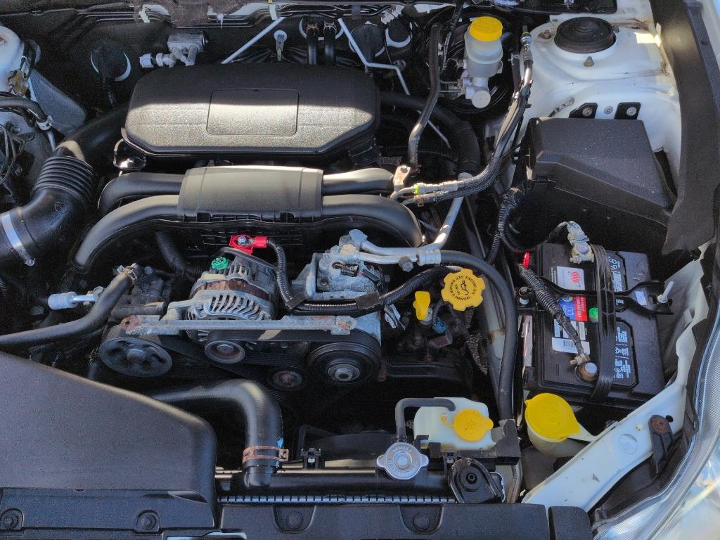 2011 WHITE Subaru Outback 2.5i Limited (4S4BRCLC5B3) with an 4 Cyl, 2.5L engine, Automatic transmission, located at 10890 W. Colfax Ave., Lakewood, CO, 80215, (303) 274-7692, 39.739914, -105.120132 - Photo#25