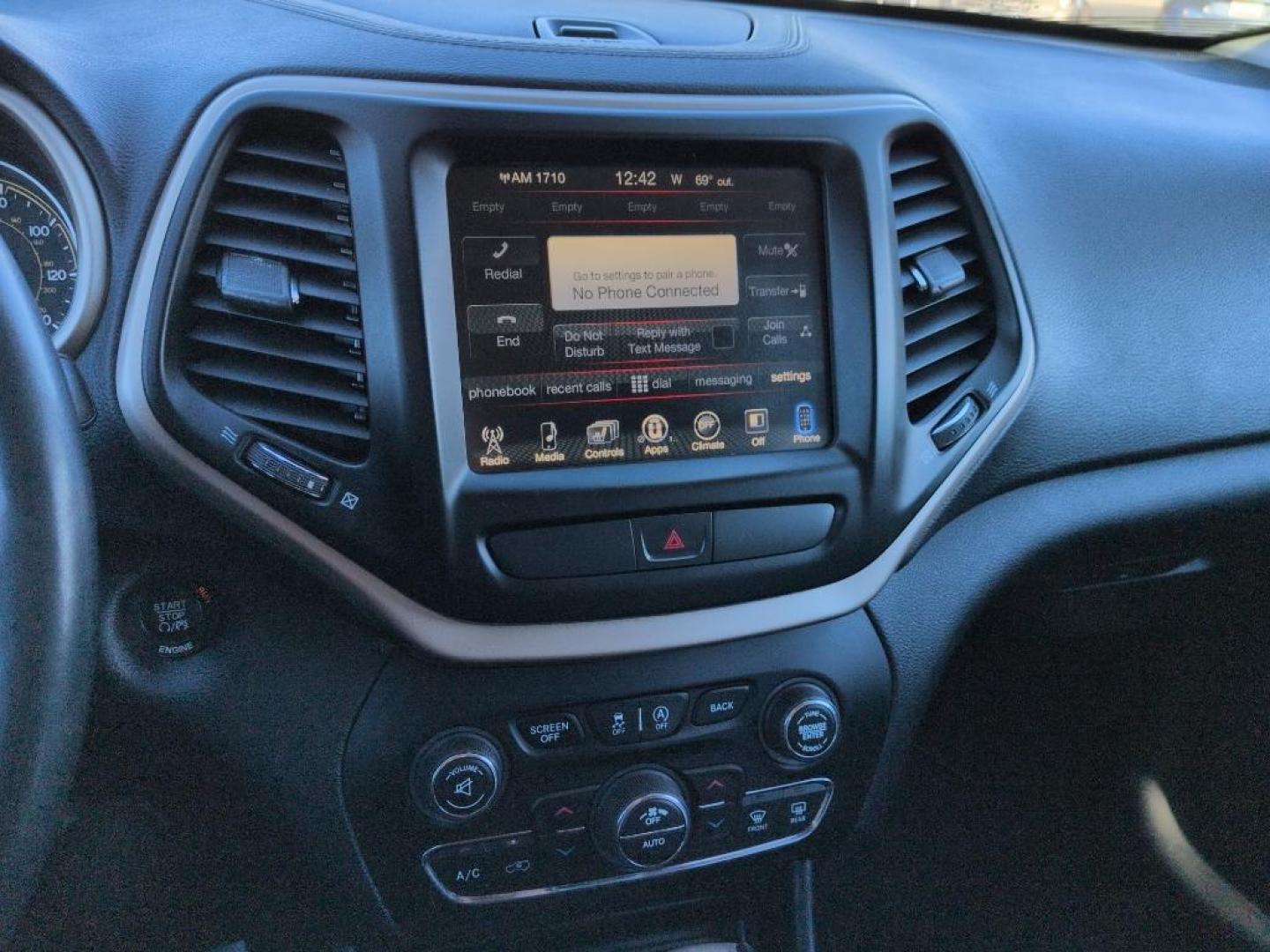 2015 BLACK Jeep Cherokee Latitude (1C4PJMCSXFW) with an V6, 3.2L engine, Automatic transmission, located at 10890 W. Colfax Ave., Lakewood, CO, 80215, (303) 274-7692, 39.739914, -105.120132 - Photo#12