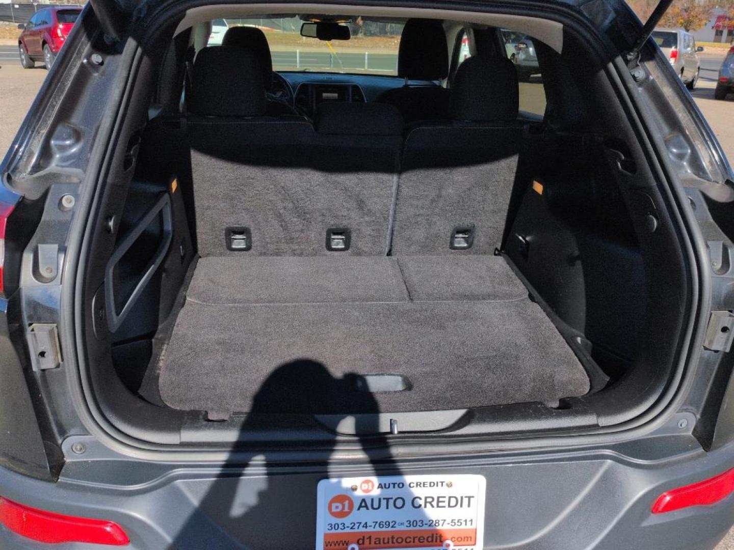 2015 BLACK Jeep Cherokee Latitude (1C4PJMCSXFW) with an V6, 3.2L engine, Automatic transmission, located at 10890 W. Colfax Ave., Lakewood, CO, 80215, (303) 274-7692, 39.739914, -105.120132 - Photo#20