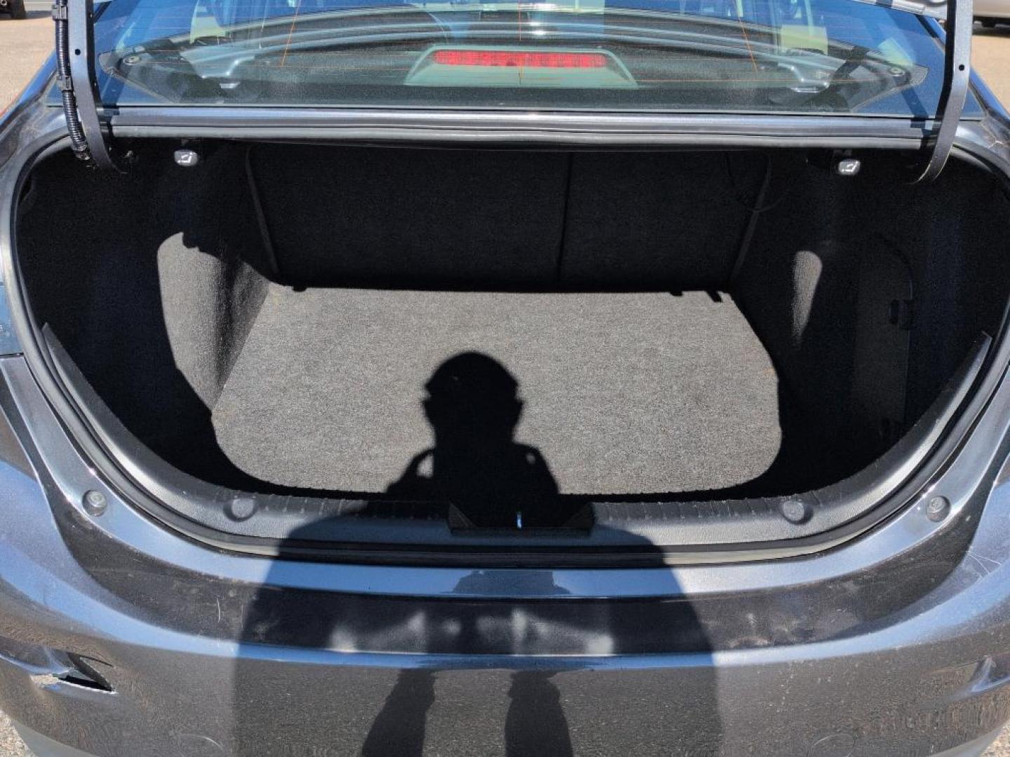 2015 GRAY Mazda Mazda3 i Sport w/SKYACTIV-G (3MZBM1U79FM) with an 4 Cyl, 2.0L engine, Automatic transmission, located at 10890 W. Colfax Ave., Lakewood, CO, 80215, (303) 274-7692, 39.739914, -105.120132 - Photo#20