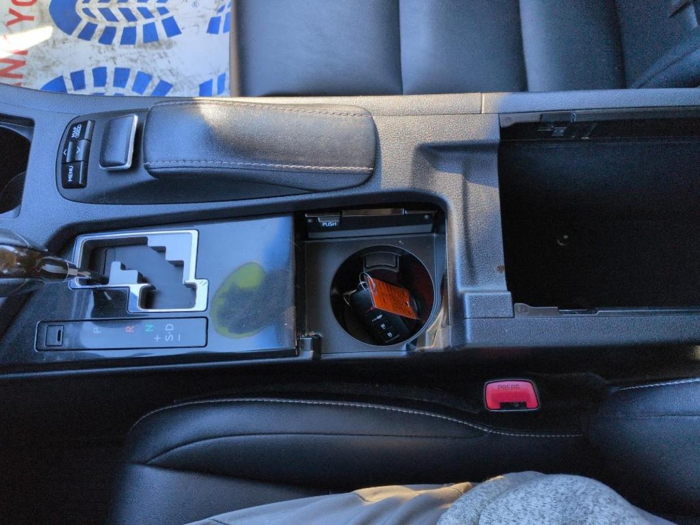 2013 BLUE Lexus ES 350 Base (JTHBK1GG6D2) with an V6, 3.5L engine, Automatic transmission, located at 10890 W. Colfax Ave., Lakewood, CO, 80215, (303) 274-7692, 39.739914, -105.120132 - Photo#14