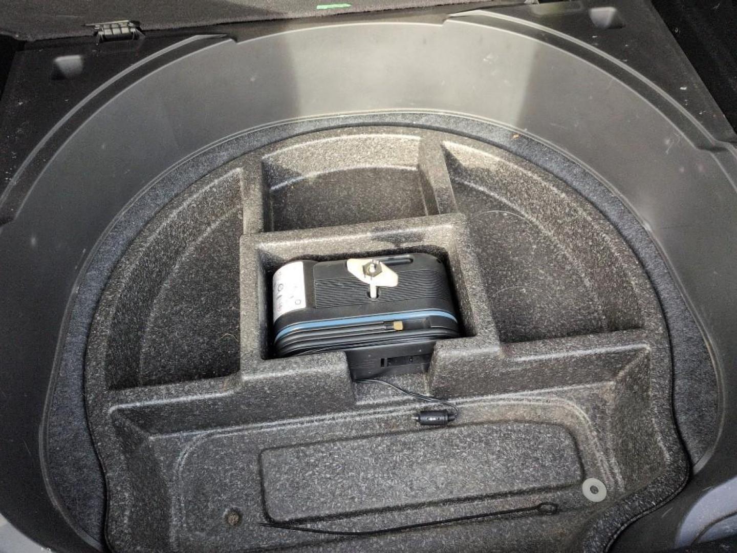 2014 BLACK Jeep Cherokee Sport (1C4PJLAB7EW) with an 4 Cyl, 2.4L engine, Automatic transmission, located at 10890 W. Colfax Ave., Lakewood, CO, 80215, (303) 274-7692, 39.739914, -105.120132 - Photo#21