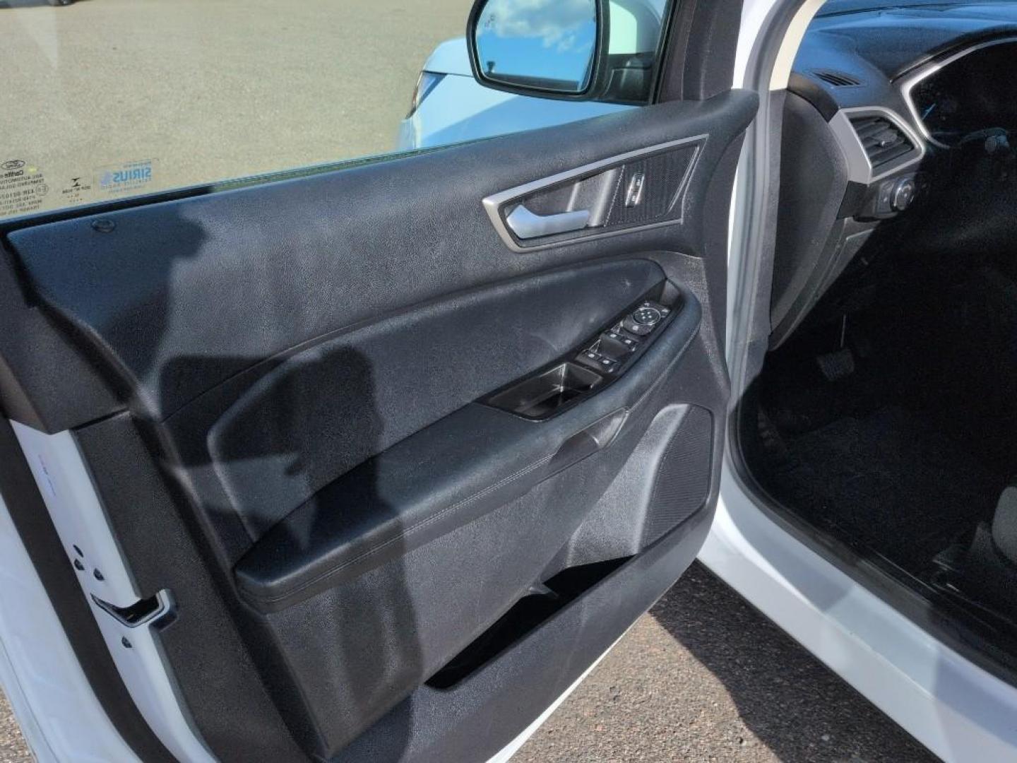 2015 WHITE Ford Edge SEL (2FMTK4J87FB) with an V6, 3.5L engine, Automatic transmission, located at 10890 W. Colfax Ave., Lakewood, CO, 80215, (303) 274-7692, 39.739914, -105.120132 - Photo#8