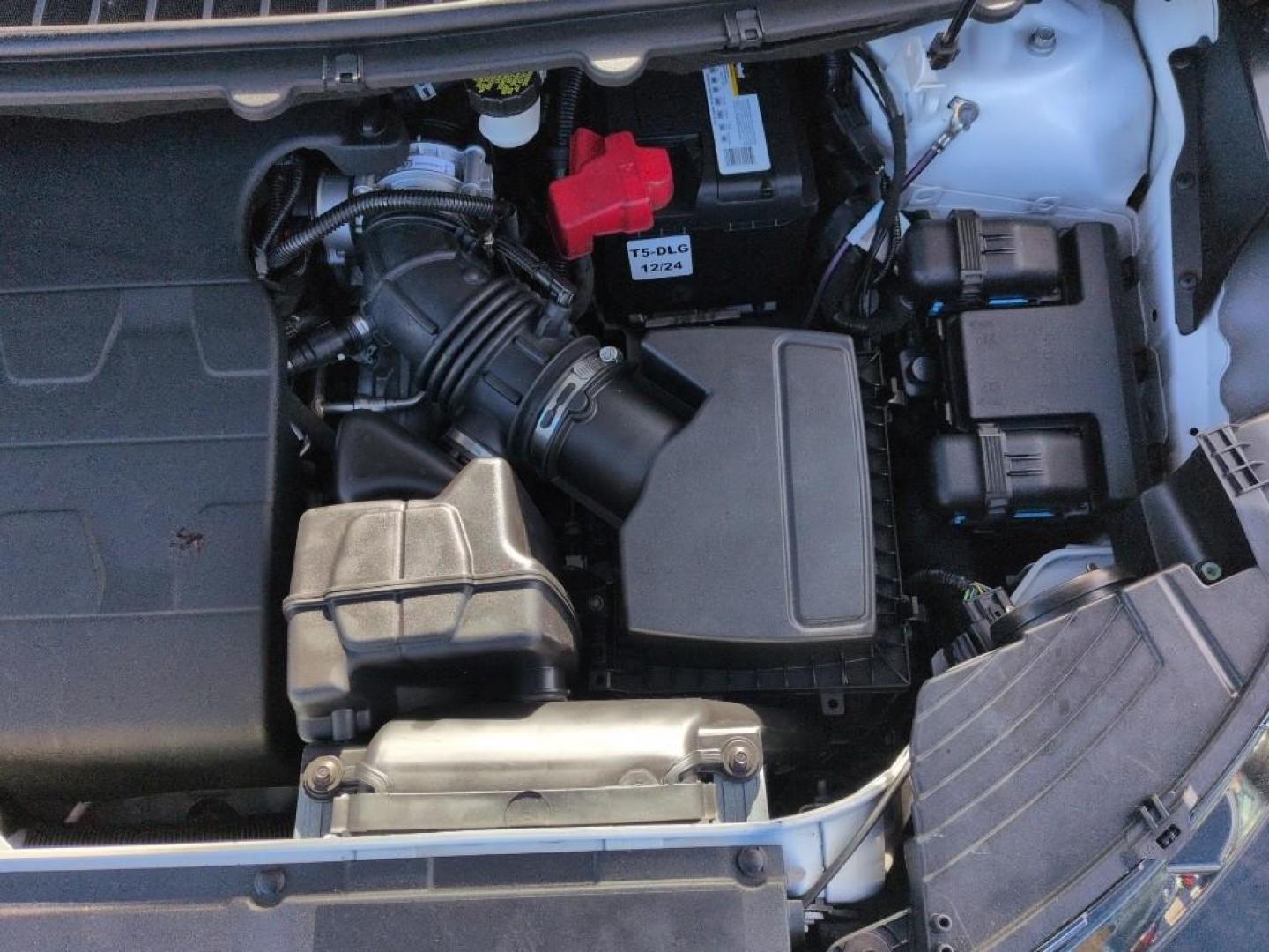 2015 WHITE Ford Edge SEL (2FMTK4J87FB) with an V6, 3.5L engine, Automatic transmission, located at 10890 W. Colfax Ave., Lakewood, CO, 80215, (303) 274-7692, 39.739914, -105.120132 - Photo#25