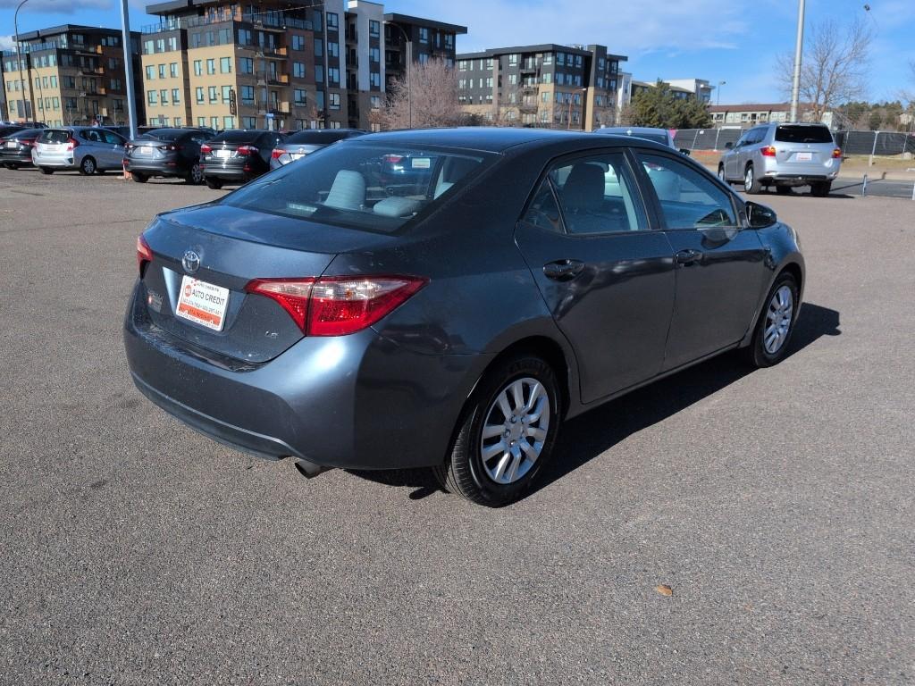 2019 GRAY Toyota Corolla SE CVT (2T1BURHE9KC) with an 4 Cyl, 1.8L engine, Automatic transmission, located at 10890 W. Colfax Ave., Lakewood, CO, 80215, (303) 274-7692, 39.739914, -105.120132 - Photo#4