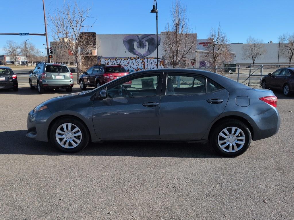 2019 GRAY Toyota Corolla SE CVT (2T1BURHE9KC) with an 4 Cyl, 1.8L engine, Automatic transmission, located at 10890 W. Colfax Ave., Lakewood, CO, 80215, (303) 274-7692, 39.739914, -105.120132 - Photo#7