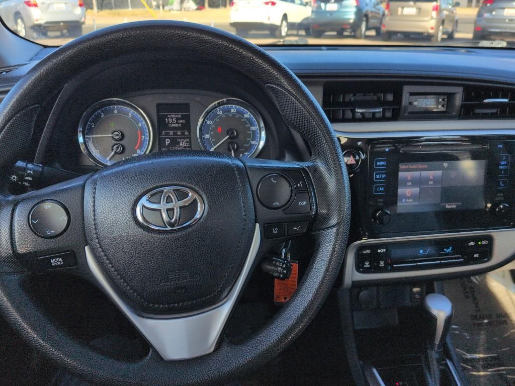 2019 GRAY Toyota Corolla SE CVT (2T1BURHE9KC) with an 4 Cyl, 1.8L engine, Automatic transmission, located at 10890 W. Colfax Ave., Lakewood, CO, 80215, (303) 274-7692, 39.739914, -105.120132 - Photo#10