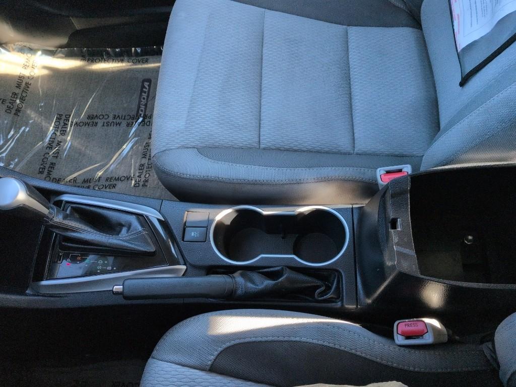 2019 GRAY Toyota Corolla SE CVT (2T1BURHE9KC) with an 4 Cyl, 1.8L engine, Automatic transmission, located at 10890 W. Colfax Ave., Lakewood, CO, 80215, (303) 274-7692, 39.739914, -105.120132 - Photo#13