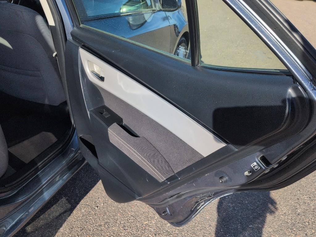 2019 GRAY Toyota Corolla SE CVT (2T1BURHE9KC) with an 4 Cyl, 1.8L engine, Automatic transmission, located at 10890 W. Colfax Ave., Lakewood, CO, 80215, (303) 274-7692, 39.739914, -105.120132 - Photo#18