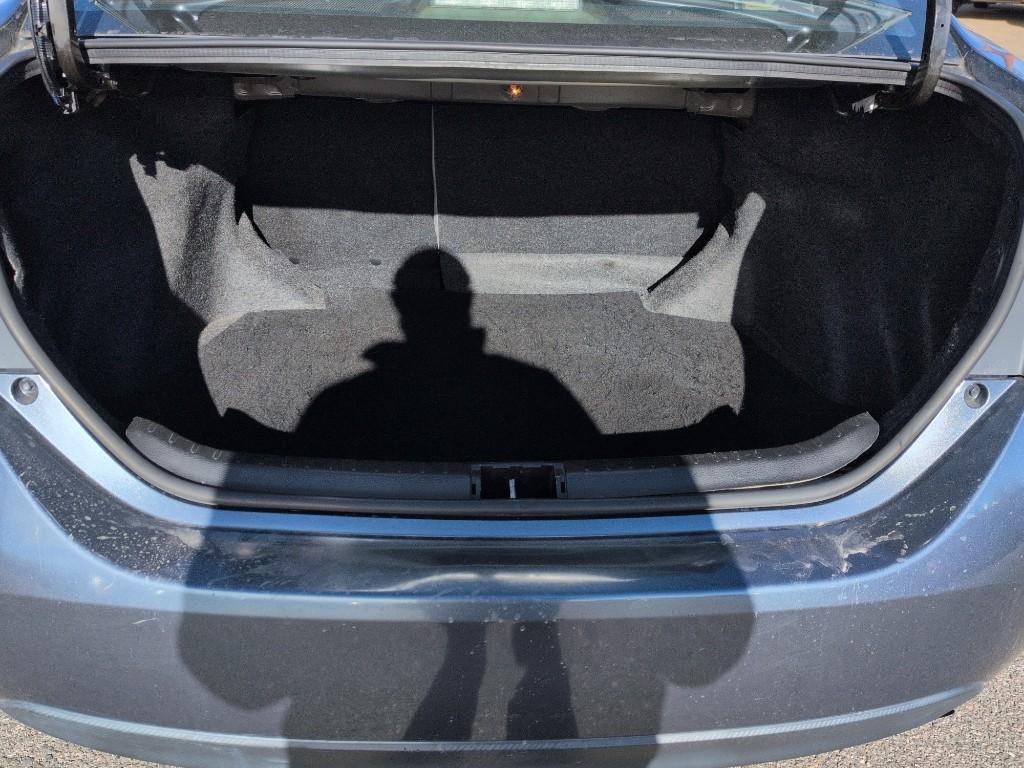 2019 GRAY Toyota Corolla SE CVT (2T1BURHE9KC) with an 4 Cyl, 1.8L engine, Automatic transmission, located at 10890 W. Colfax Ave., Lakewood, CO, 80215, (303) 274-7692, 39.739914, -105.120132 - Photo#20