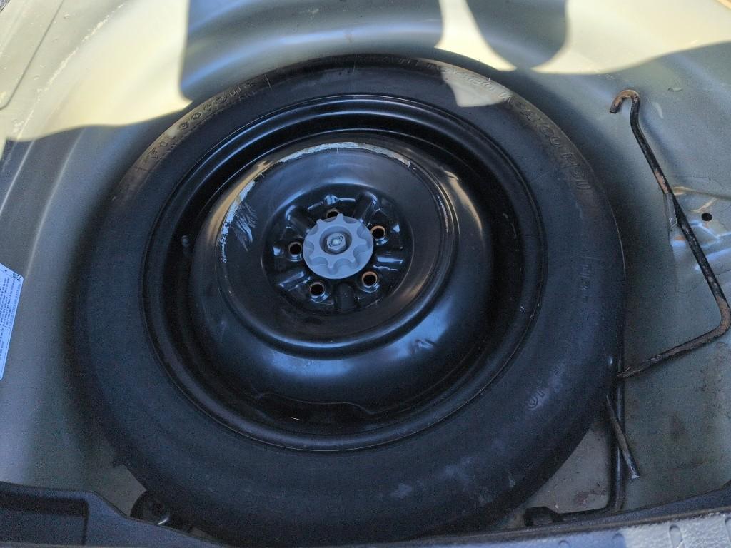 2019 GRAY Toyota Corolla SE CVT (2T1BURHE9KC) with an 4 Cyl, 1.8L engine, Automatic transmission, located at 10890 W. Colfax Ave., Lakewood, CO, 80215, (303) 274-7692, 39.739914, -105.120132 - Photo#21