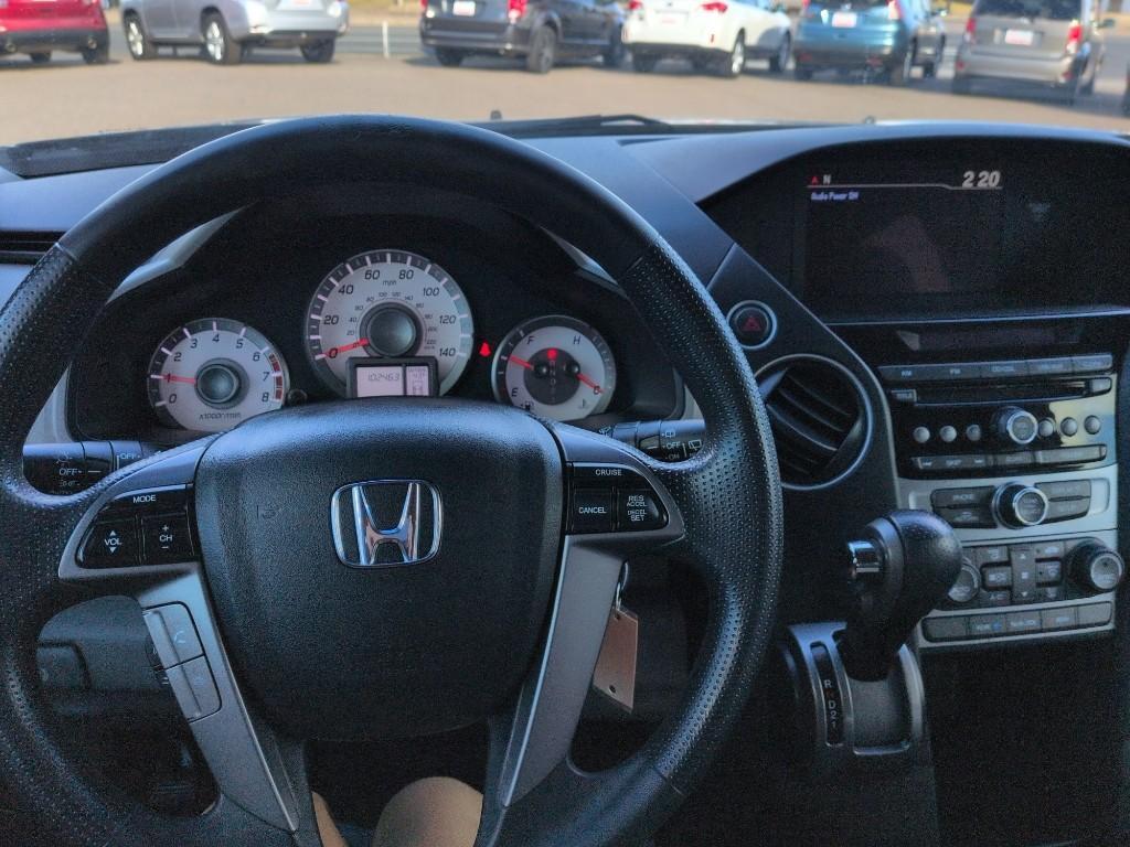 2013 BLACK Honda Pilot EX (5FNYF3H41DB) with an V6, 3.5L engine, Automatic transmission, located at 10890 W. Colfax Ave., Lakewood, CO, 80215, (303) 274-7692, 39.739914, -105.120132 - Photo#10