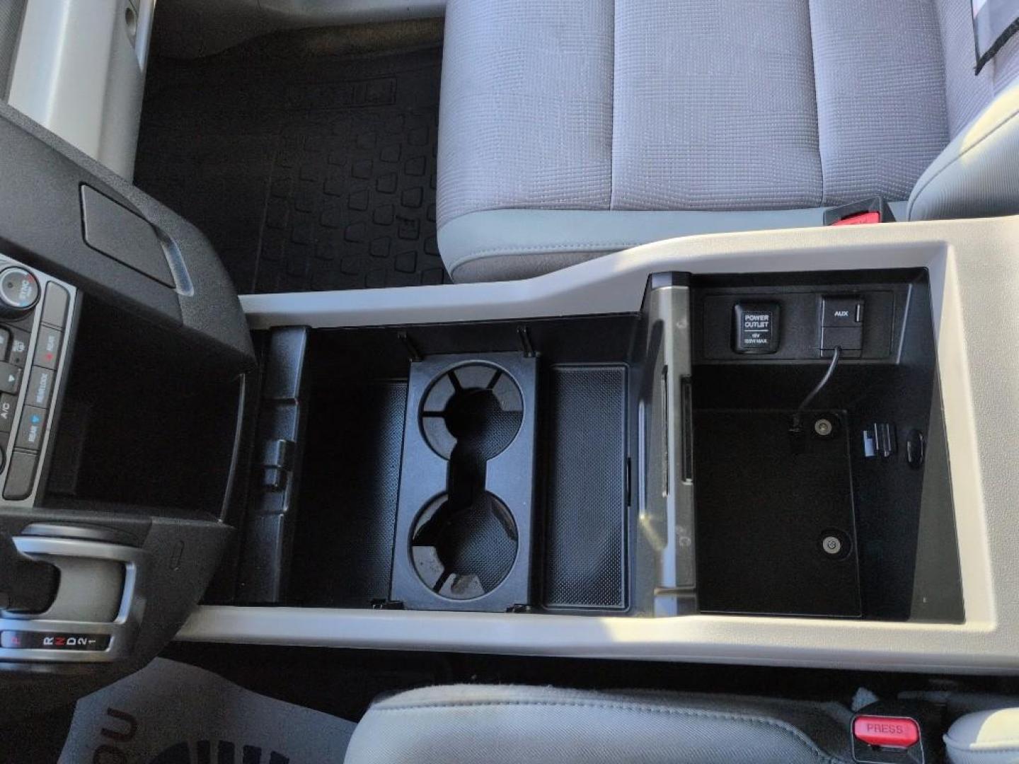 2013 BLACK Honda Pilot EX (5FNYF3H41DB) with an V6, 3.5L engine, Automatic transmission, located at 10890 W. Colfax Ave., Lakewood, CO, 80215, (303) 274-7692, 39.739914, -105.120132 - Photo#13