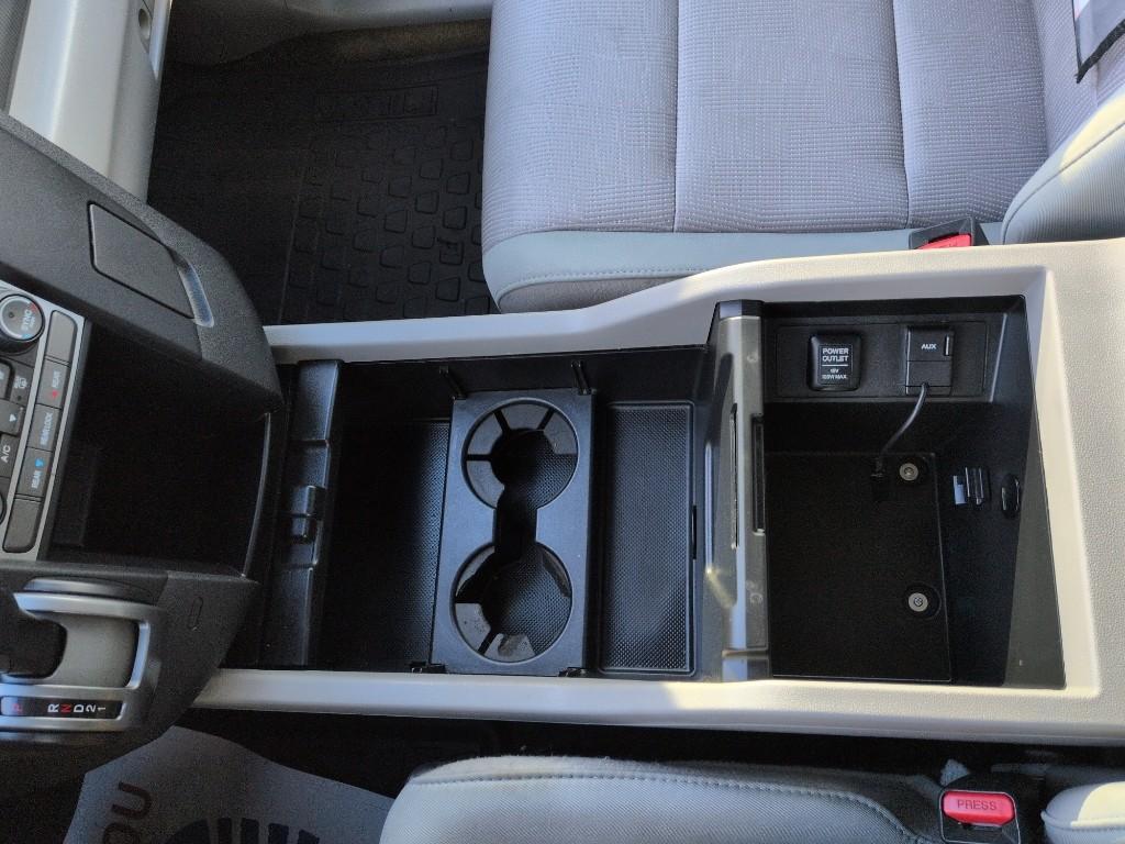 2013 BLACK Honda Pilot EX (5FNYF3H41DB) with an V6, 3.5L engine, Automatic transmission, located at 10890 W. Colfax Ave., Lakewood, CO, 80215, (303) 274-7692, 39.739914, -105.120132 - Photo#13