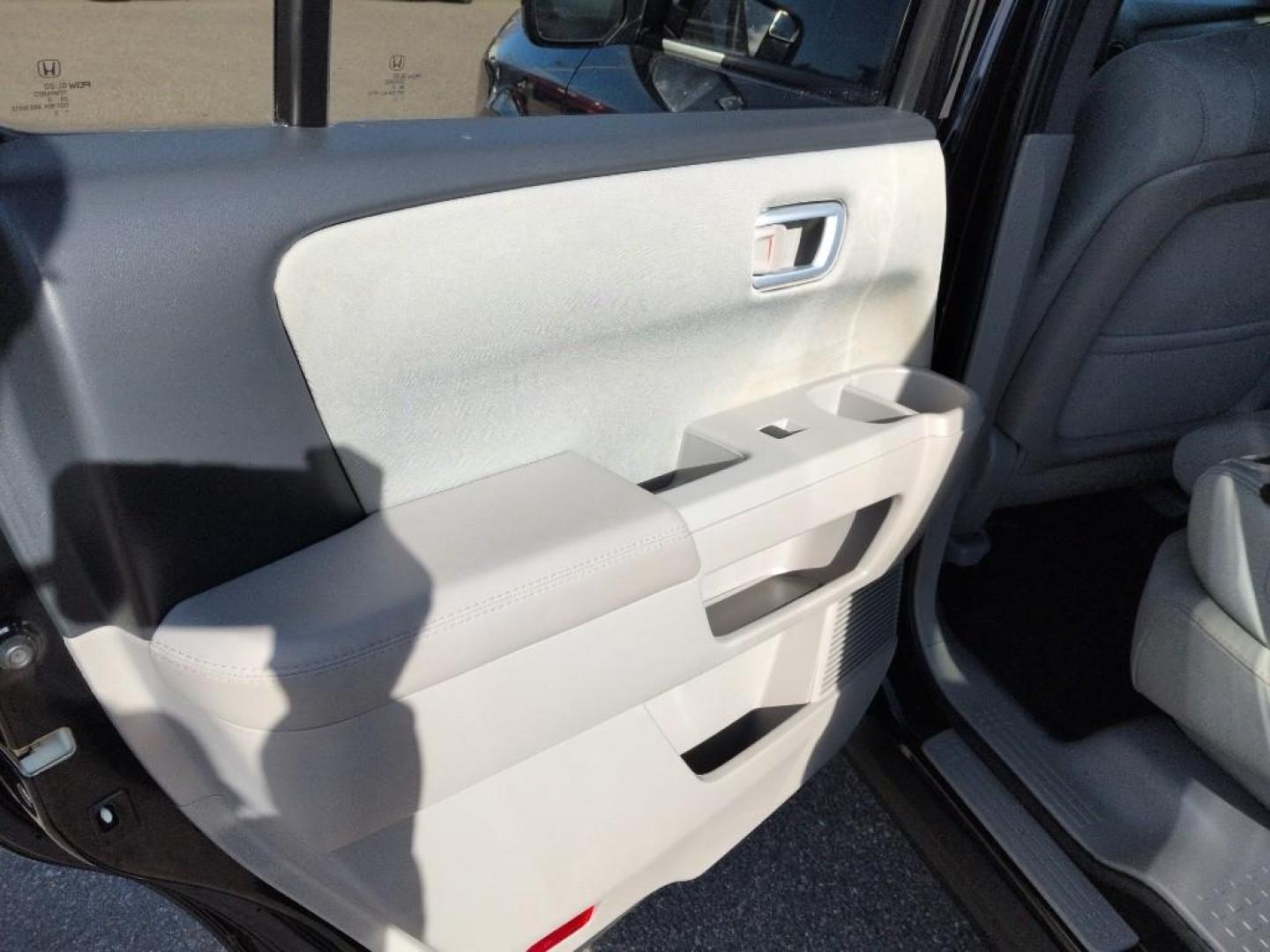 2013 BLACK Honda Pilot EX (5FNYF3H41DB) with an V6, 3.5L engine, Automatic transmission, located at 10890 W. Colfax Ave., Lakewood, CO, 80215, (303) 274-7692, 39.739914, -105.120132 - Photo#14