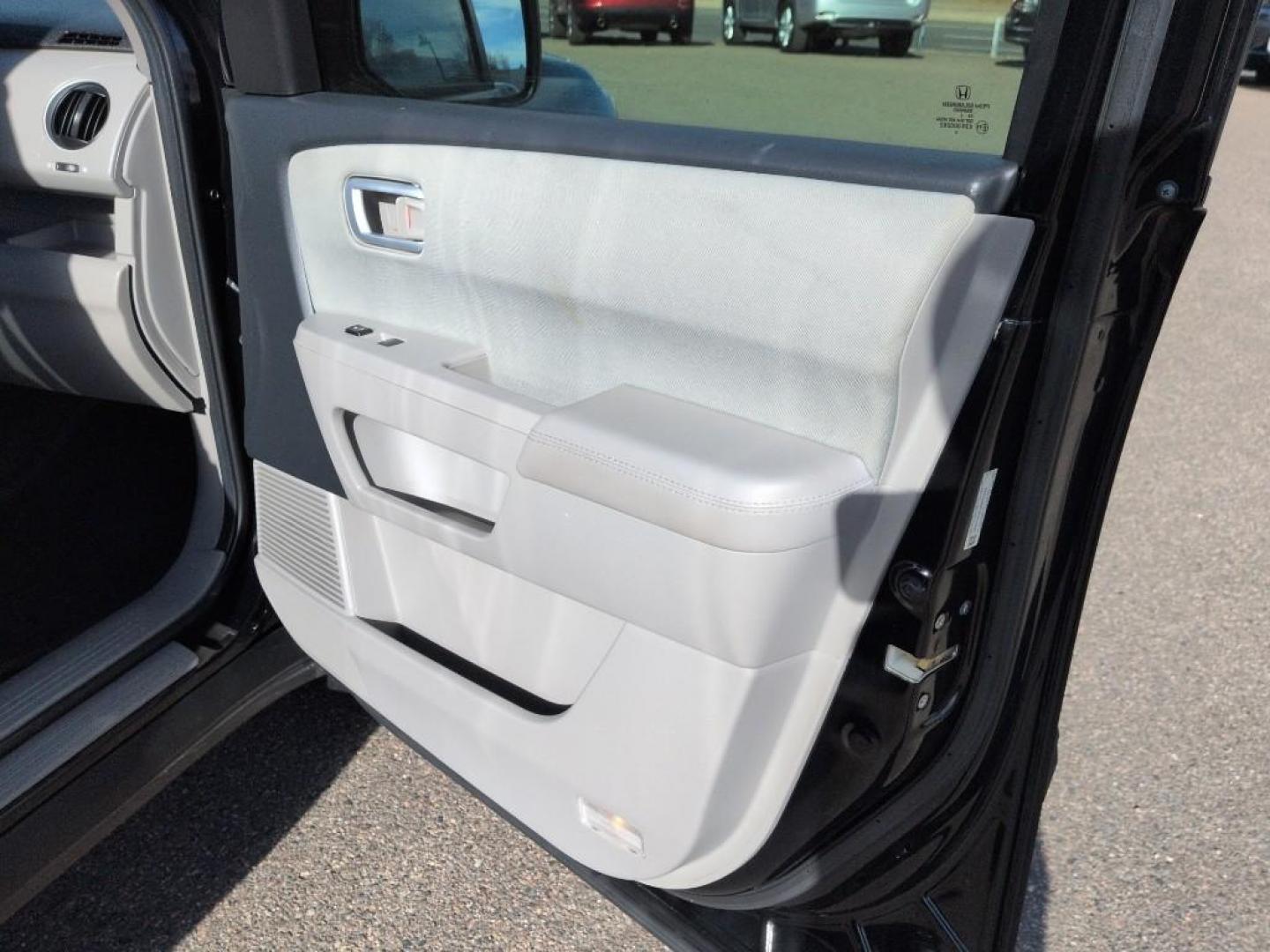 2013 BLACK Honda Pilot EX (5FNYF3H41DB) with an V6, 3.5L engine, Automatic transmission, located at 10890 W. Colfax Ave., Lakewood, CO, 80215, (303) 274-7692, 39.739914, -105.120132 - Photo#17