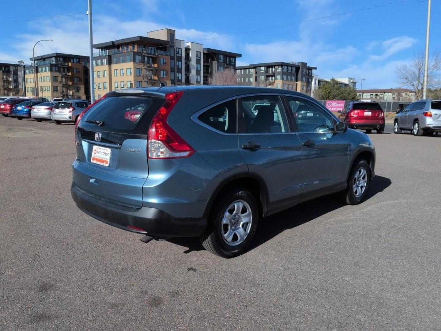 2013 GRAY Honda CR-V LX (5J6RM4H31DL) with an 4 Cyl, 2.4L engine, Automatic transmission, located at 10890 W. Colfax Ave., Lakewood, CO, 80215, (303) 274-7692, 39.739914, -105.120132 - Photo#4