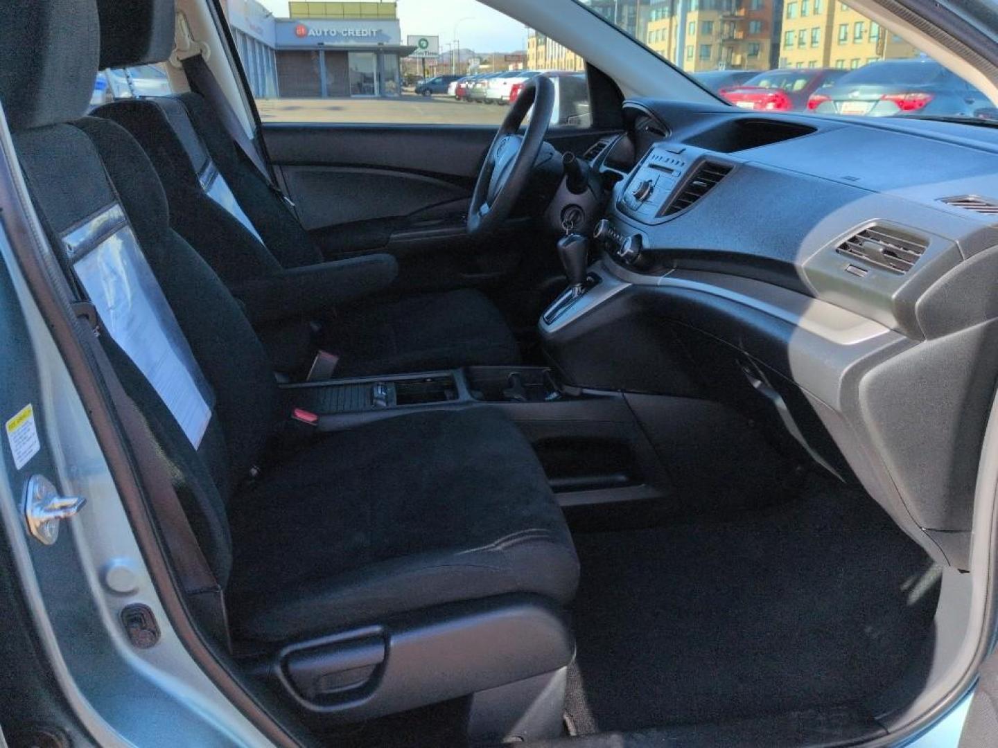 2013 GRAY Honda CR-V LX (5J6RM4H31DL) with an 4 Cyl, 2.4L engine, Automatic transmission, located at 10890 W. Colfax Ave., Lakewood, CO, 80215, (303) 274-7692, 39.739914, -105.120132 - Photo#17