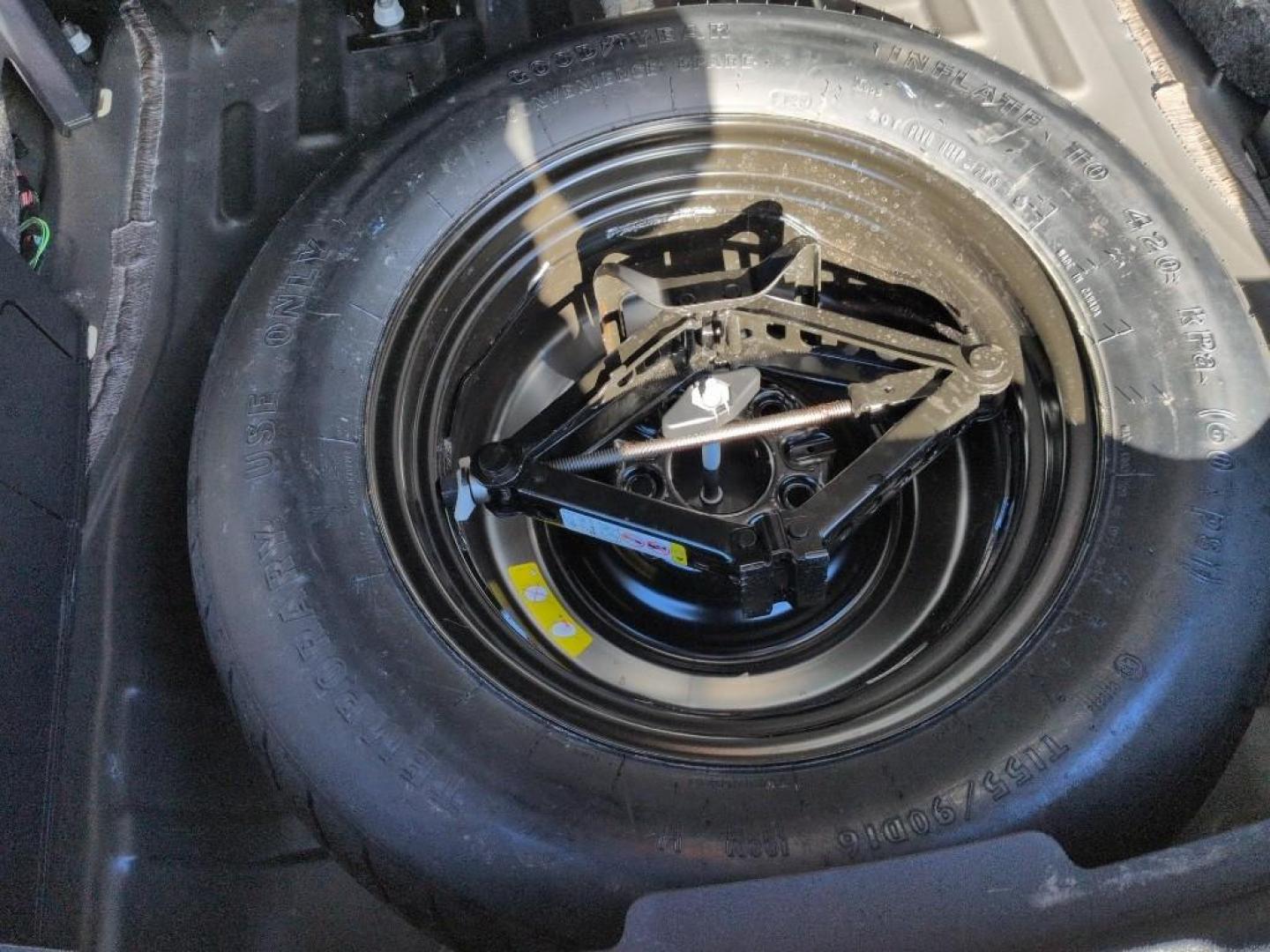 2016 BLACK Jeep Patriot Latitude (1C4NJPFB3GD) with an 4 Cyl, 2.4L engine, Automatic transmission, located at 10890 W. Colfax Ave., Lakewood, CO, 80215, (303) 274-7692, 39.739914, -105.120132 - Photo#21