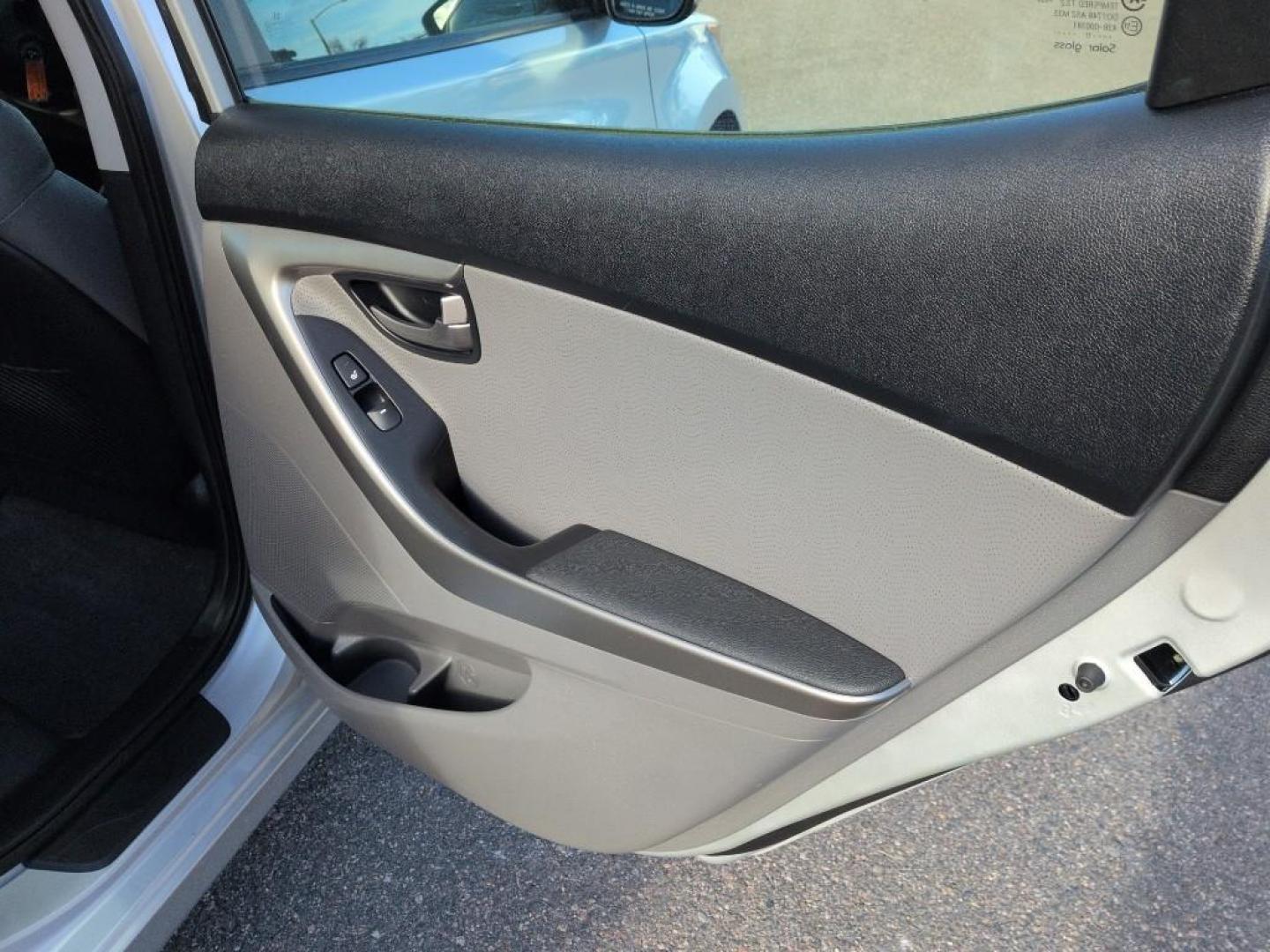 2012 SILVER Hyundai Elantra LIMITED (KMHDH4AE4CU) with an 4 Cyl, 1.8L engine, Automatic transmission, located at 10890 W. Colfax Ave., Lakewood, CO, 80215, (303) 274-7692, 39.739914, -105.120132 - Photo#18