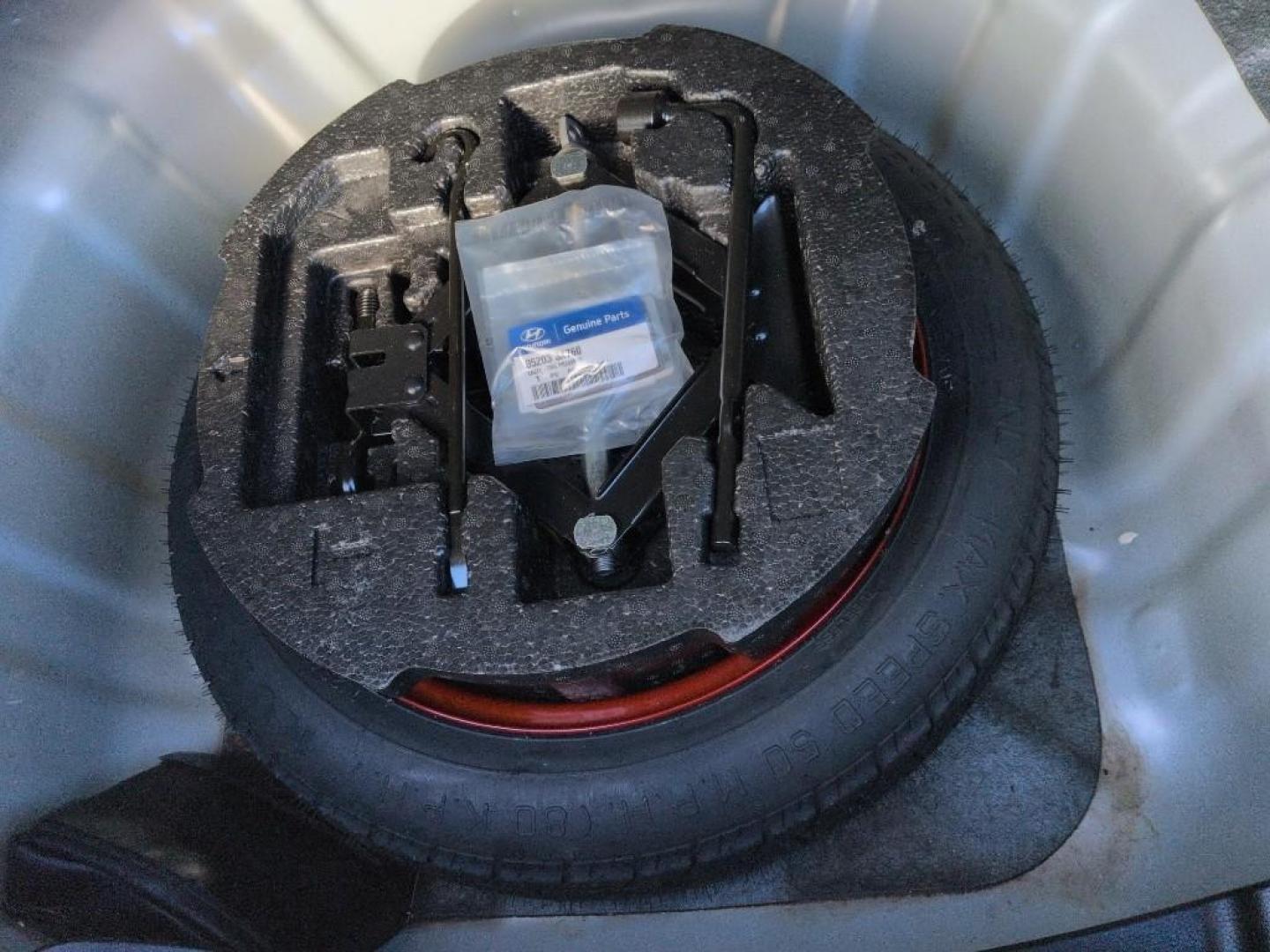 2012 SILVER Hyundai Elantra LIMITED (KMHDH4AE4CU) with an 4 Cyl, 1.8L engine, Automatic transmission, located at 10890 W. Colfax Ave., Lakewood, CO, 80215, (303) 274-7692, 39.739914, -105.120132 - Photo#21