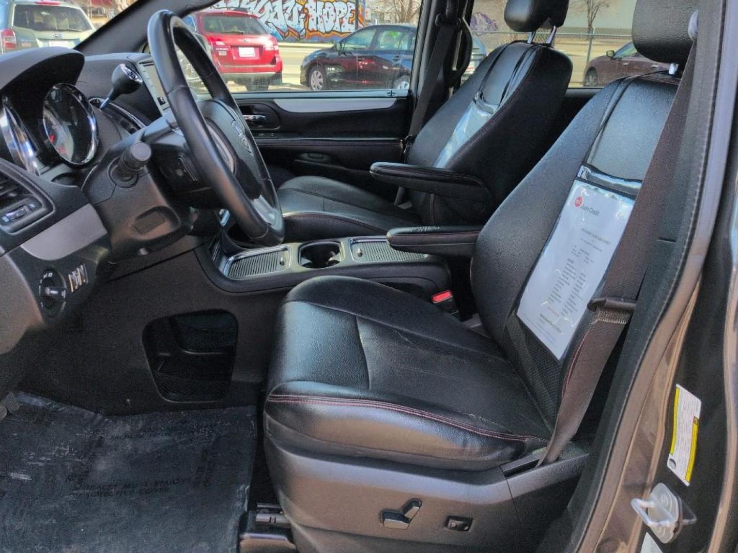 2016 GRAY Dodge Grand Caravan R/T (2C4RDGEG3GR) with an V6, 3.6L engine, Automatic transmission, located at 10890 W. Colfax Ave., Lakewood, CO, 80215, (303) 274-7692, 39.739914, -105.120132 - Photo#9