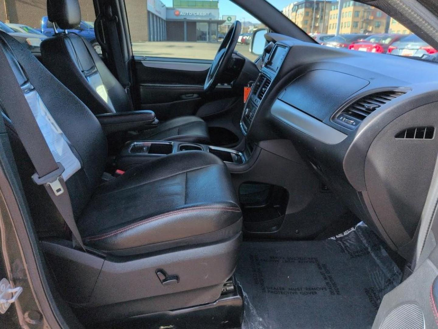 2016 GRAY Dodge Grand Caravan R/T (2C4RDGEG3GR) with an V6, 3.6L engine, Automatic transmission, located at 10890 W. Colfax Ave., Lakewood, CO, 80215, (303) 274-7692, 39.739914, -105.120132 - Photo#18