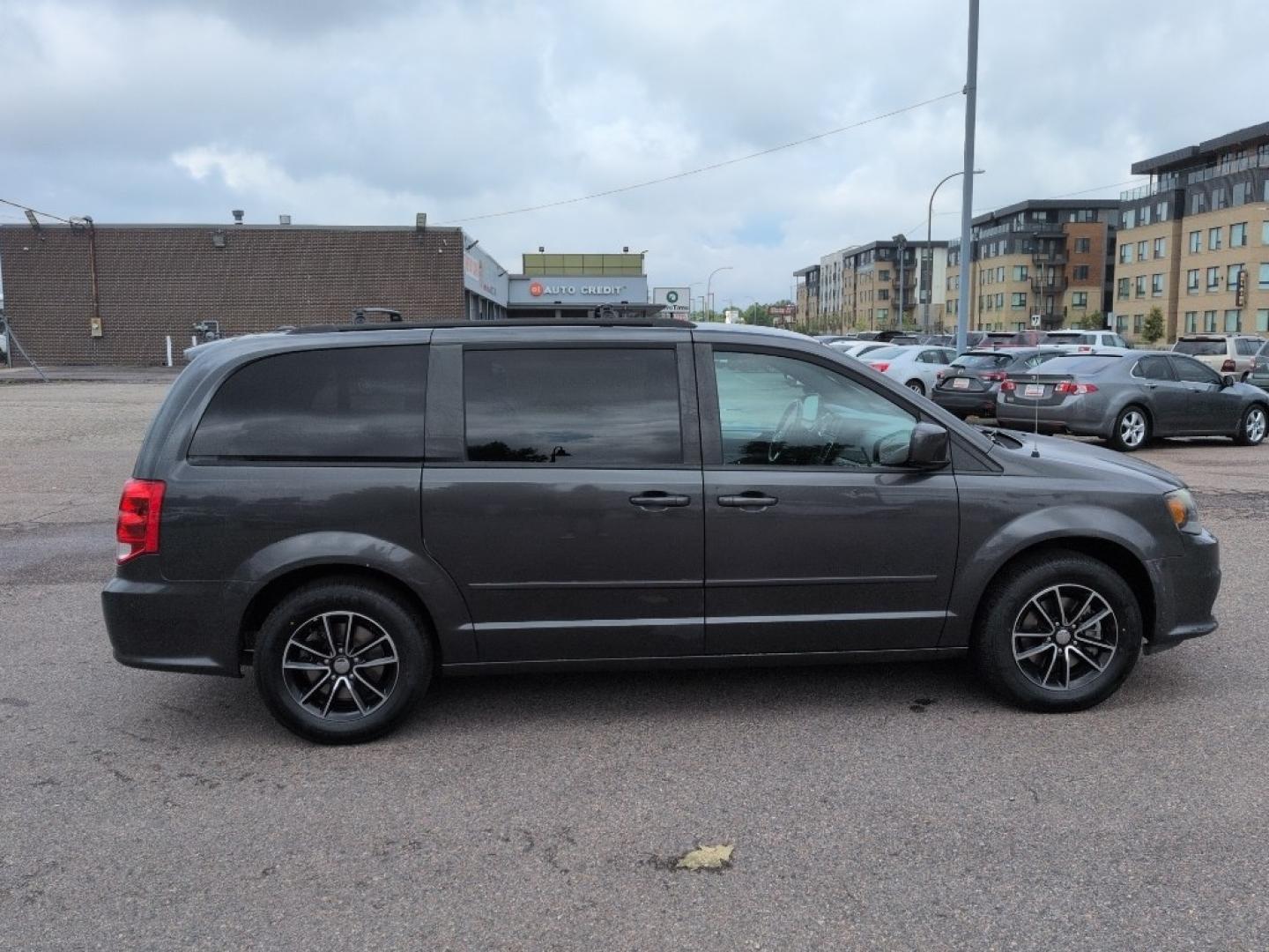 2016 GRAY Dodge Grand Caravan R/T (2C4RDGEG3GR) with an V6, 3.6L engine, Automatic transmission, located at 10890 W. Colfax Ave., Lakewood, CO, 80215, (303) 274-7692, 39.739914, -105.120132- Photo#3