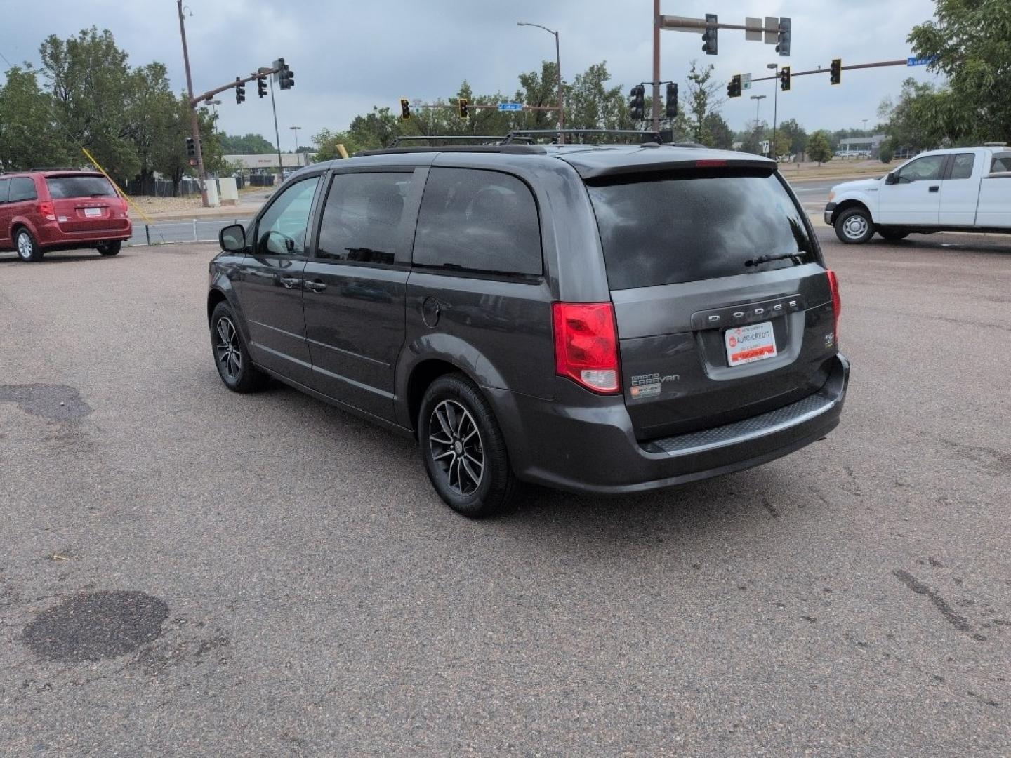 2016 GRAY Dodge Grand Caravan R/T (2C4RDGEG3GR) with an V6, 3.6L engine, Automatic transmission, located at 10890 W. Colfax Ave., Lakewood, CO, 80215, (303) 274-7692, 39.739914, -105.120132- Photo#6