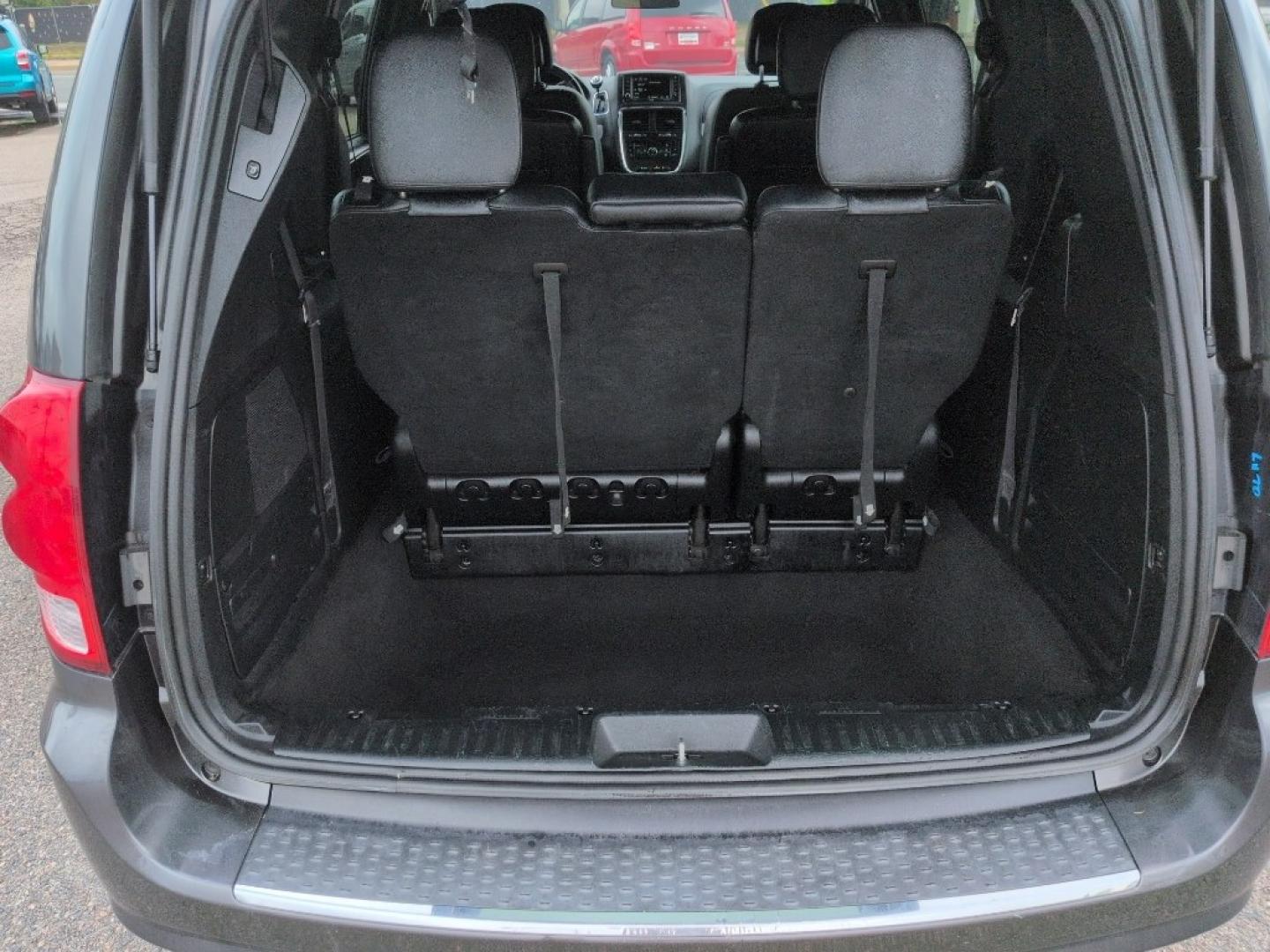 2016 GRAY Dodge Grand Caravan R/T (2C4RDGEG3GR) with an V6, 3.6L engine, Automatic transmission, located at 10890 W. Colfax Ave., Lakewood, CO, 80215, (303) 274-7692, 39.739914, -105.120132- Photo#19