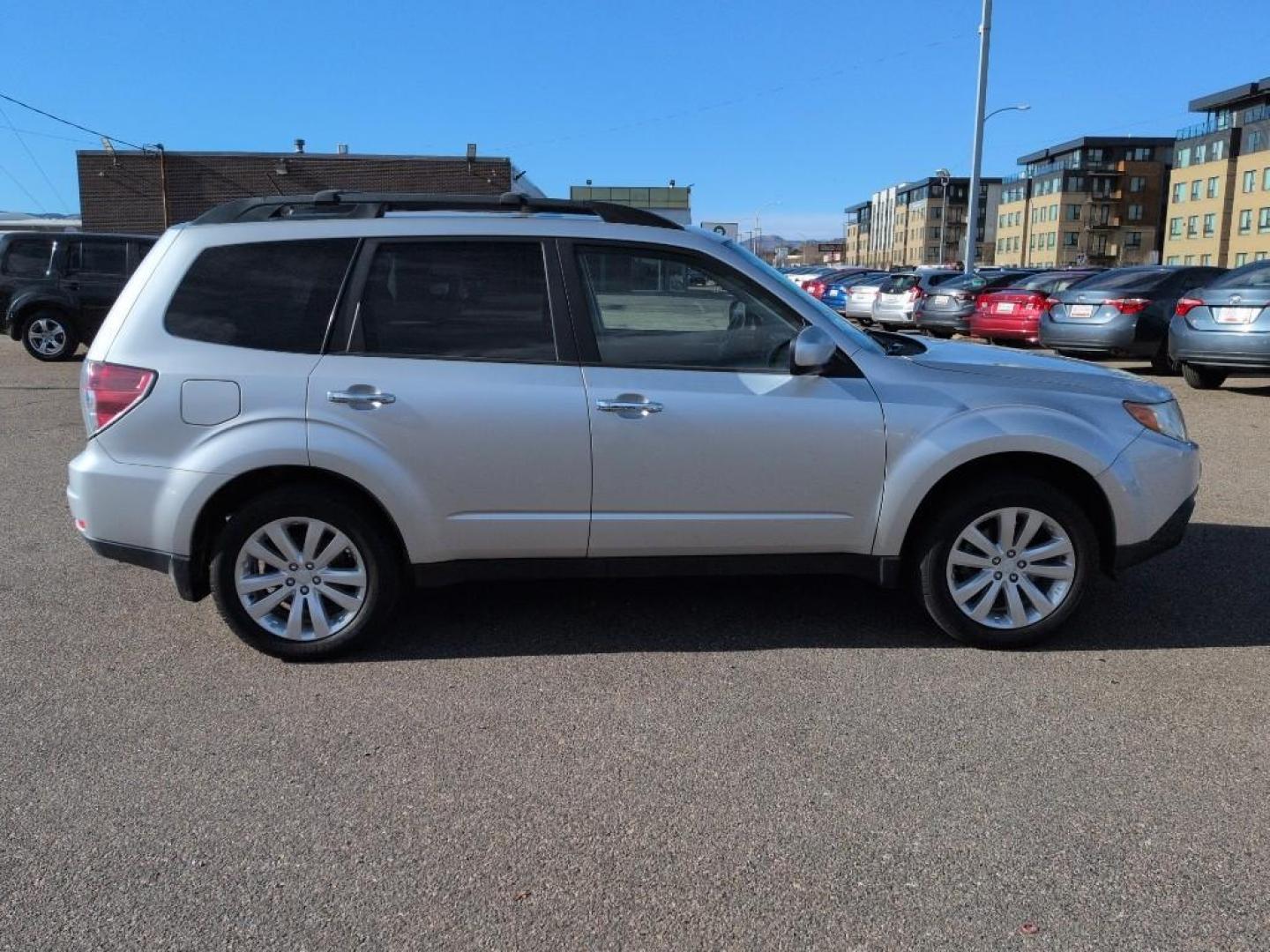 2011 SILVER Subaru Forester 2.5X Limited (JF2SHAEC0BH) with an 4 Cyl, 2.5L engine, Automatic transmission, located at 10890 W. Colfax Ave., Lakewood, CO, 80215, (303) 274-7692, 39.739914, -105.120132 - Photo#3