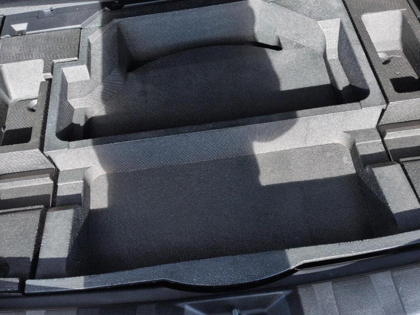 2011 SILVER Subaru Forester 2.5X Limited (JF2SHAEC0BH) with an 4 Cyl, 2.5L engine, Automatic transmission, located at 10890 W. Colfax Ave., Lakewood, CO, 80215, (303) 274-7692, 39.739914, -105.120132 - Photo#22