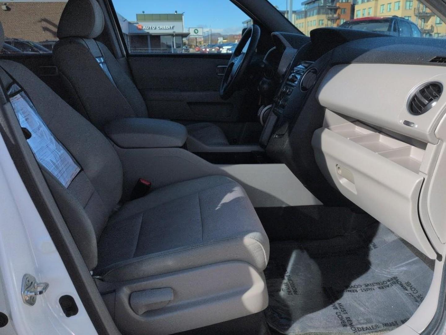 2013 WHITE Honda Pilot EX (5FNYF4H43DB) with an V6, 3.5L engine, Automatic transmission, located at 10890 W. Colfax Ave., Lakewood, CO, 80215, (303) 274-7692, 39.739914, -105.120132 - Photo#18