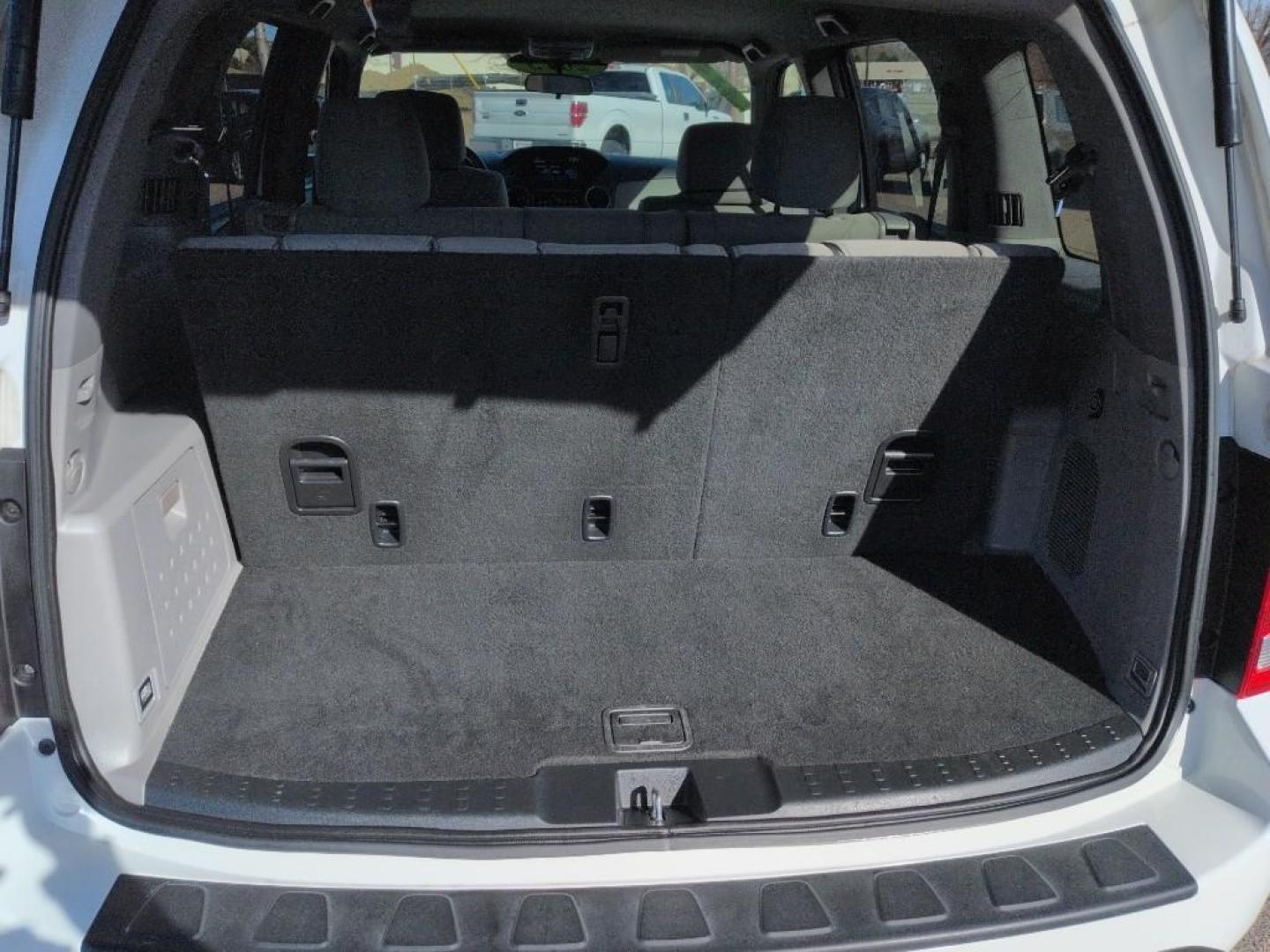 2013 WHITE Honda Pilot EX (5FNYF4H43DB) with an V6, 3.5L engine, Automatic transmission, located at 10890 W. Colfax Ave., Lakewood, CO, 80215, (303) 274-7692, 39.739914, -105.120132 - Photo#22