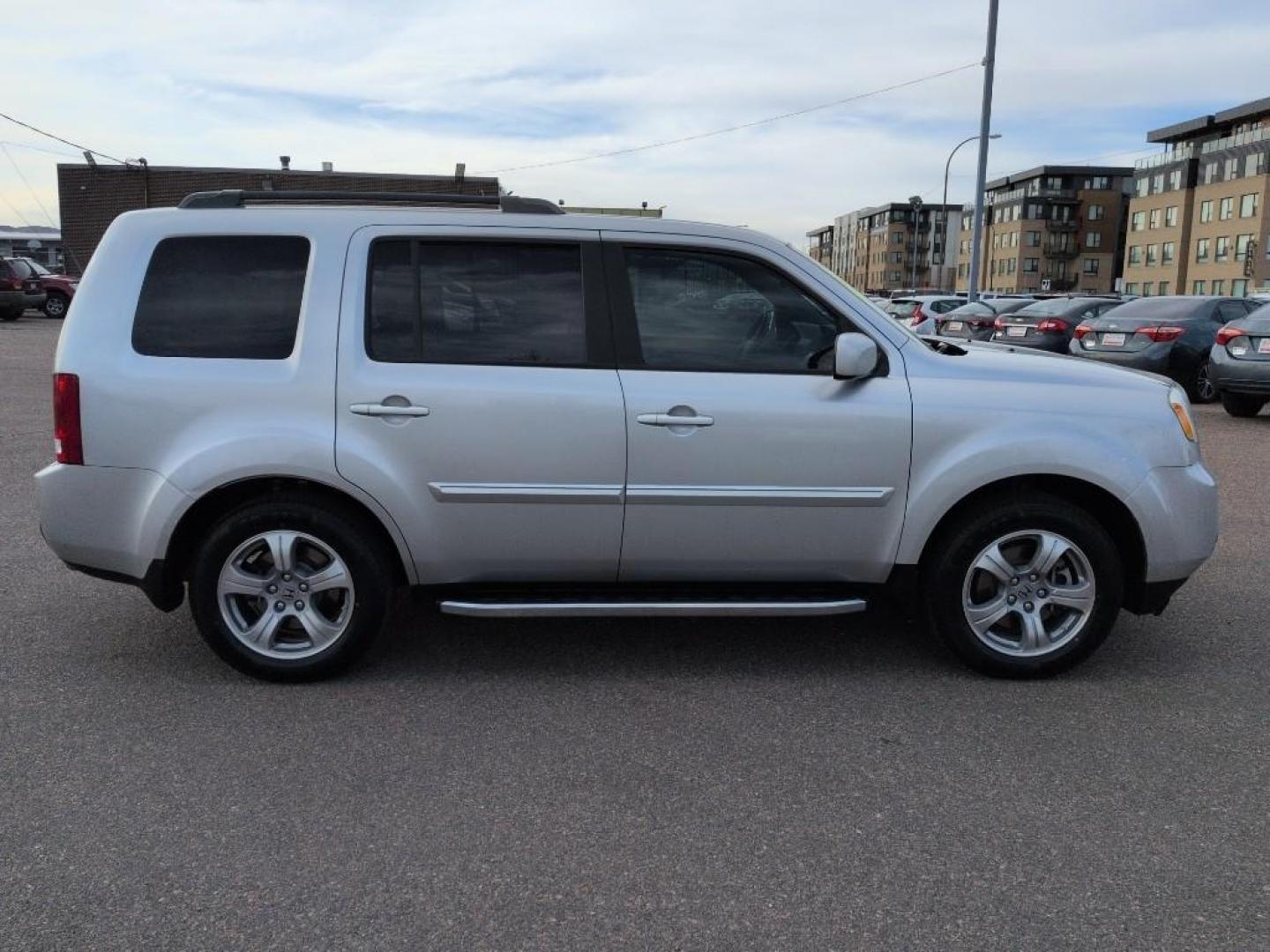 2012 GRAY Honda Pilot EXL (5FNYF4H53CB) with an V6, 3.5L engine, Automatic transmission, located at 10890 W. Colfax Ave., Lakewood, CO, 80215, (303) 274-7692, 39.739914, -105.120132 - Photo#3