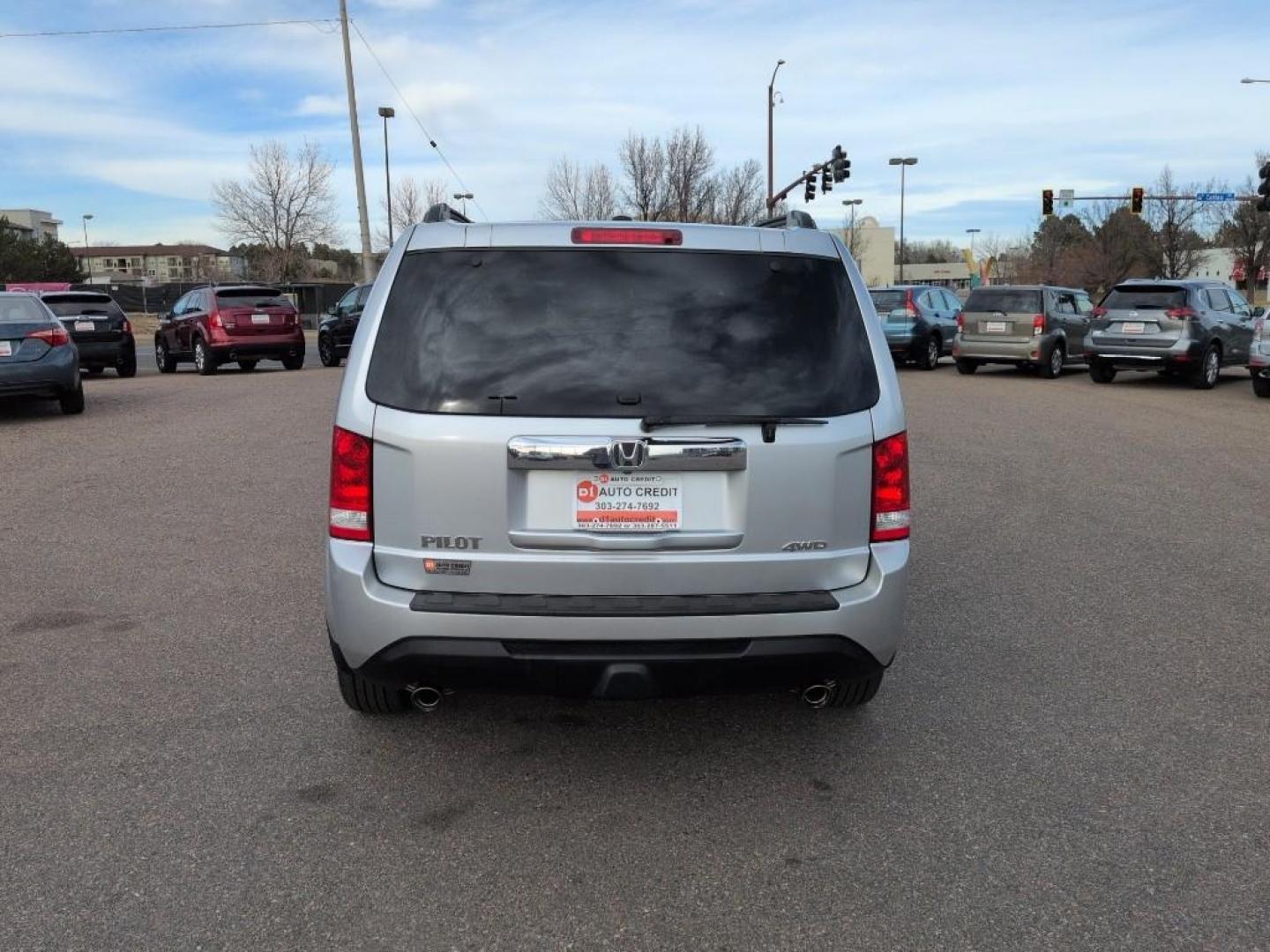 2012 GRAY Honda Pilot EXL (5FNYF4H53CB) with an V6, 3.5L engine, Automatic transmission, located at 10890 W. Colfax Ave., Lakewood, CO, 80215, (303) 274-7692, 39.739914, -105.120132 - Photo#5