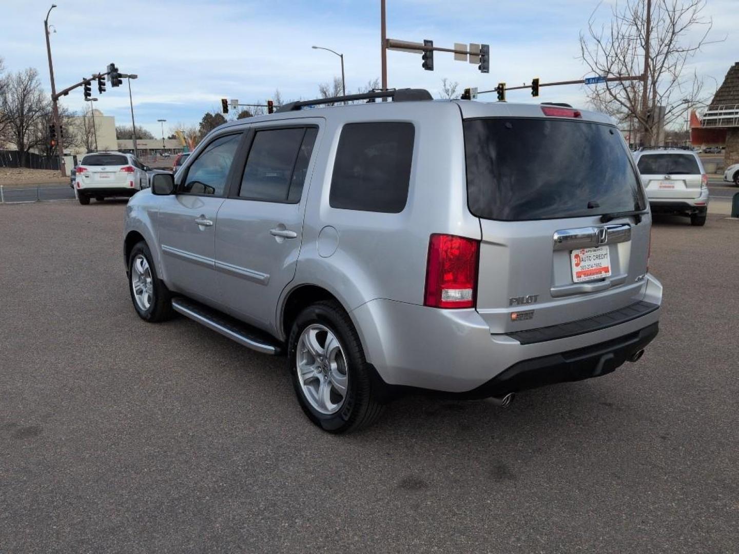2012 GRAY Honda Pilot EXL (5FNYF4H53CB) with an V6, 3.5L engine, Automatic transmission, located at 10890 W. Colfax Ave., Lakewood, CO, 80215, (303) 274-7692, 39.739914, -105.120132 - Photo#6