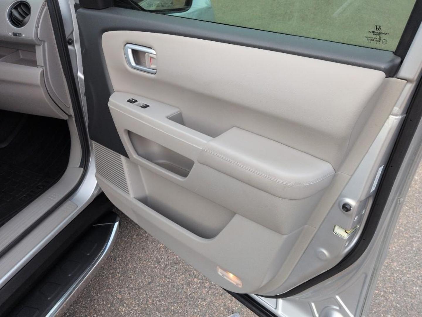 2012 GRAY Honda Pilot EXL (5FNYF4H53CB) with an V6, 3.5L engine, Automatic transmission, located at 10890 W. Colfax Ave., Lakewood, CO, 80215, (303) 274-7692, 39.739914, -105.120132 - Photo#19