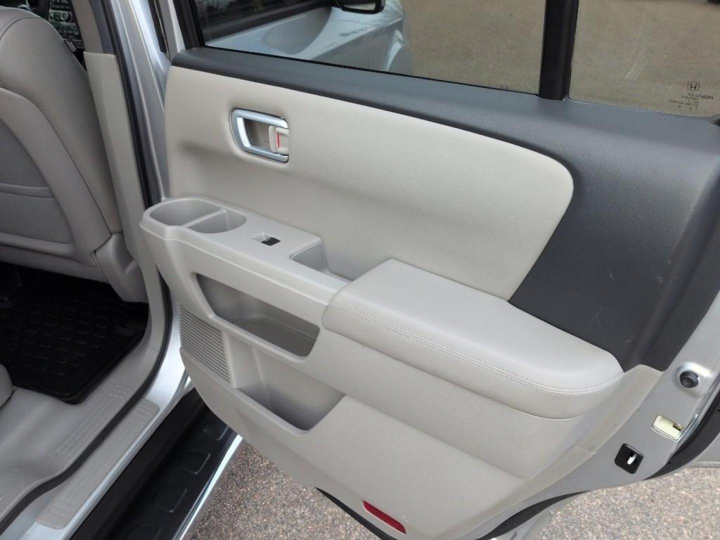 2012 GRAY Honda Pilot EXL (5FNYF4H53CB) with an V6, 3.5L engine, Automatic transmission, located at 10890 W. Colfax Ave., Lakewood, CO, 80215, (303) 274-7692, 39.739914, -105.120132 - Photo#21