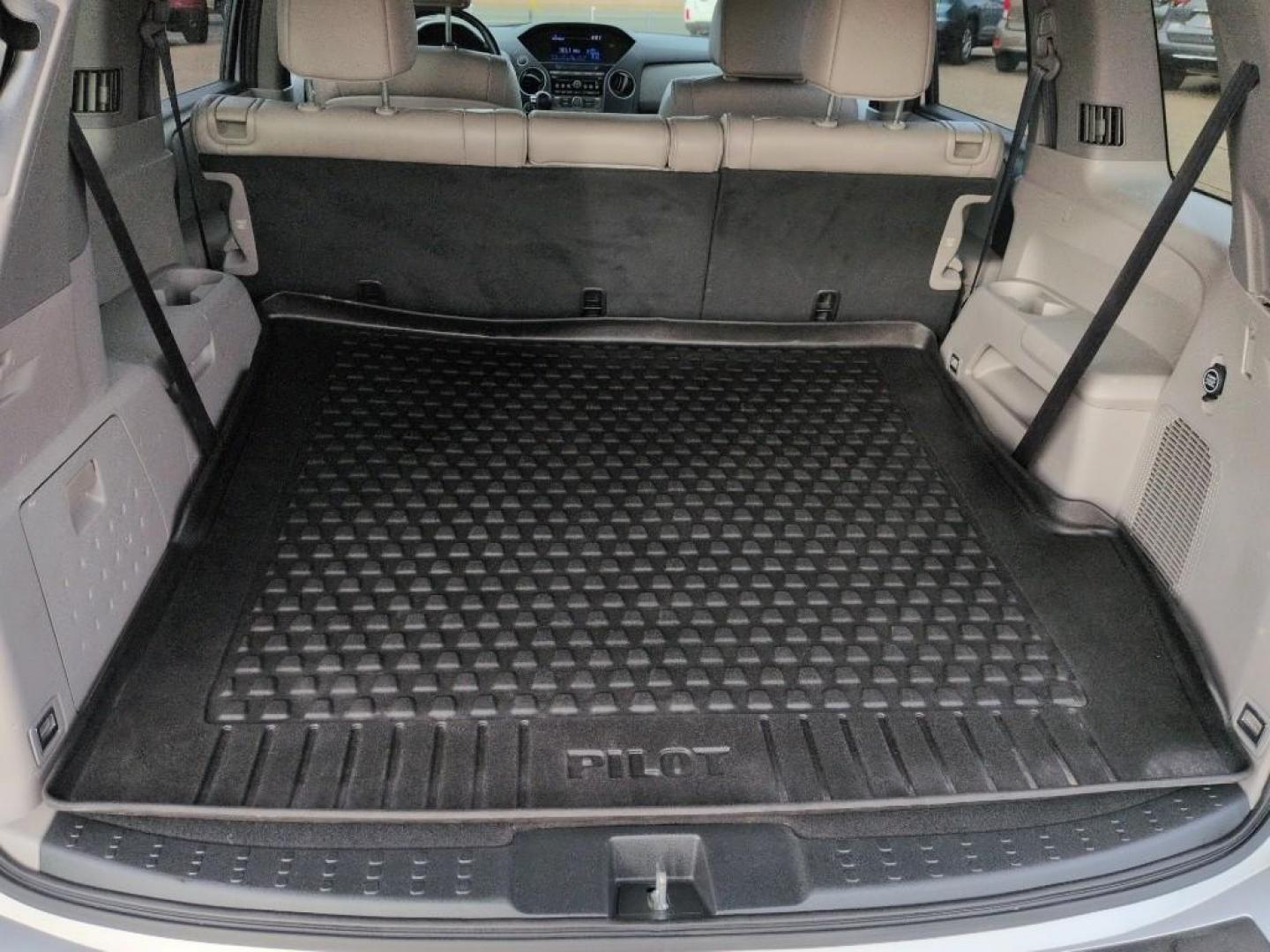 2012 GRAY Honda Pilot EXL (5FNYF4H53CB) with an V6, 3.5L engine, Automatic transmission, located at 10890 W. Colfax Ave., Lakewood, CO, 80215, (303) 274-7692, 39.739914, -105.120132 - Photo#26