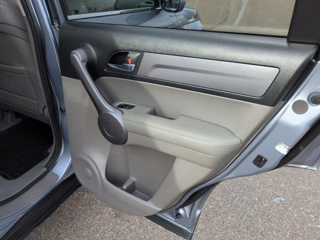 2008 GRAY Honda CR-V EX-L (JHLRE48748C) with an 4 Cyl, 2.4L engine, Automatic transmission, located at 10890 W. Colfax Ave., Lakewood, CO, 80215, (303) 274-7692, 39.739914, -105.120132 - Photo#20