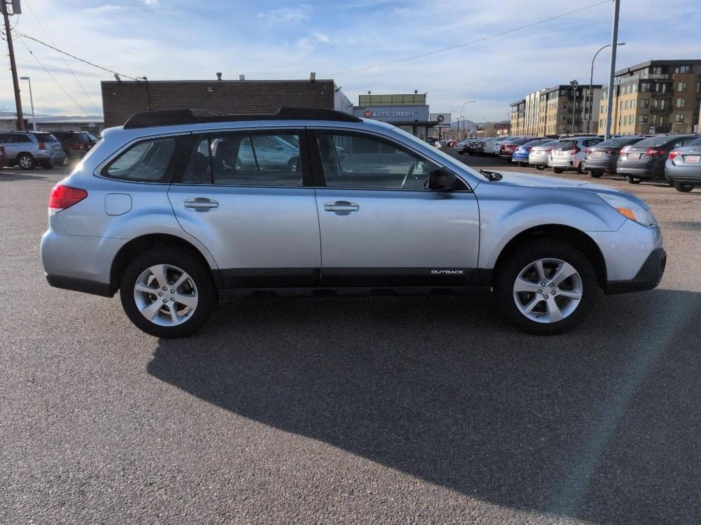 2014 SILVER Subaru Outback 2.5i (4S4BRCAC4E3) with an 4 Cyl, 2.5L engine, Automatic transmission, located at 10890 W. Colfax Ave., Lakewood, CO, 80215, (303) 274-7692, 39.739914, -105.120132 - Photo#3