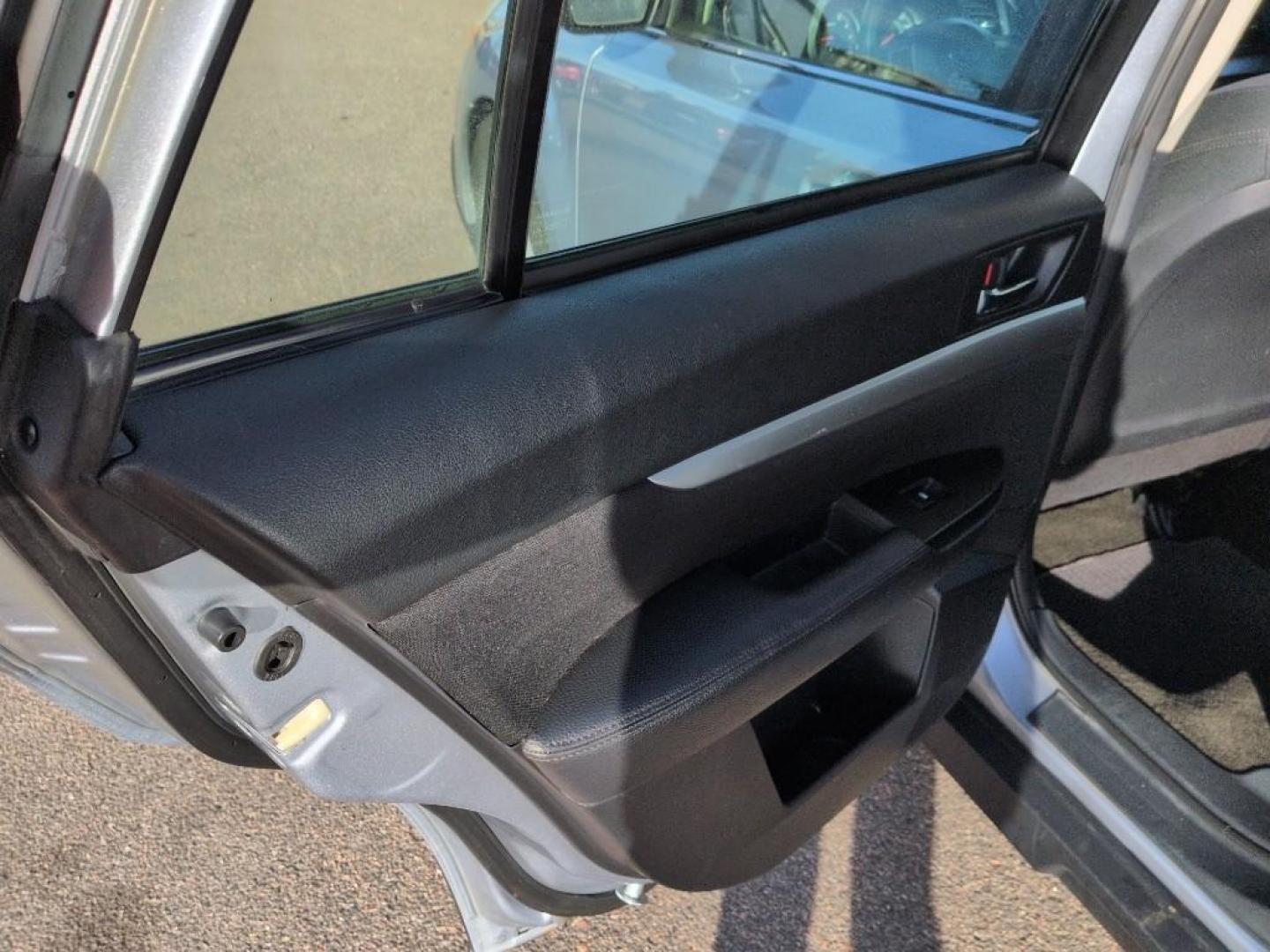 2014 SILVER Subaru Outback 2.5i (4S4BRCAC4E3) with an 4 Cyl, 2.5L engine, Automatic transmission, located at 10890 W. Colfax Ave., Lakewood, CO, 80215, (303) 274-7692, 39.739914, -105.120132 - Photo#14