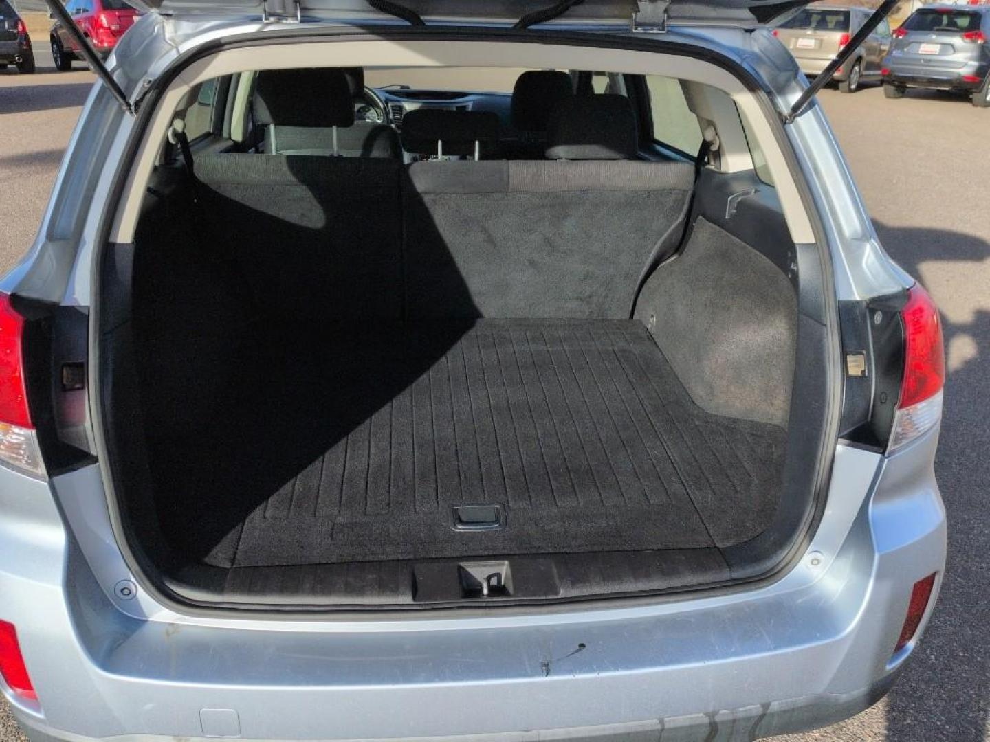 2014 SILVER Subaru Outback 2.5i (4S4BRCAC4E3) with an 4 Cyl, 2.5L engine, Automatic transmission, located at 10890 W. Colfax Ave., Lakewood, CO, 80215, (303) 274-7692, 39.739914, -105.120132 - Photo#20