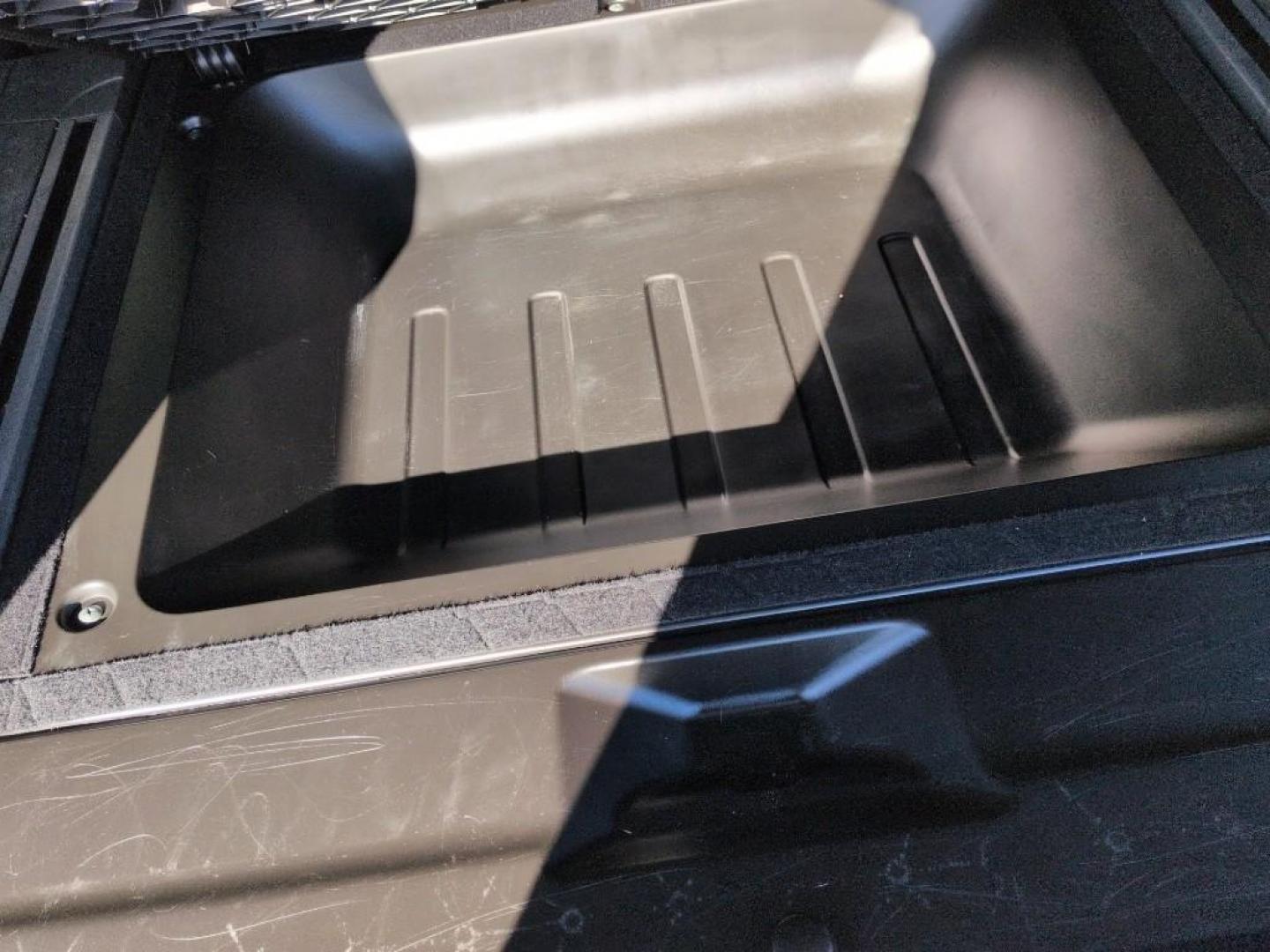 2010 RED Nissan Xterra X 4WD (5N1AN0NW4AC) with an V6, 4.0L engine, Automatic transmission, located at 10890 W. Colfax Ave., Lakewood, CO, 80215, (303) 274-7692, 39.739914, -105.120132 - Photo#21